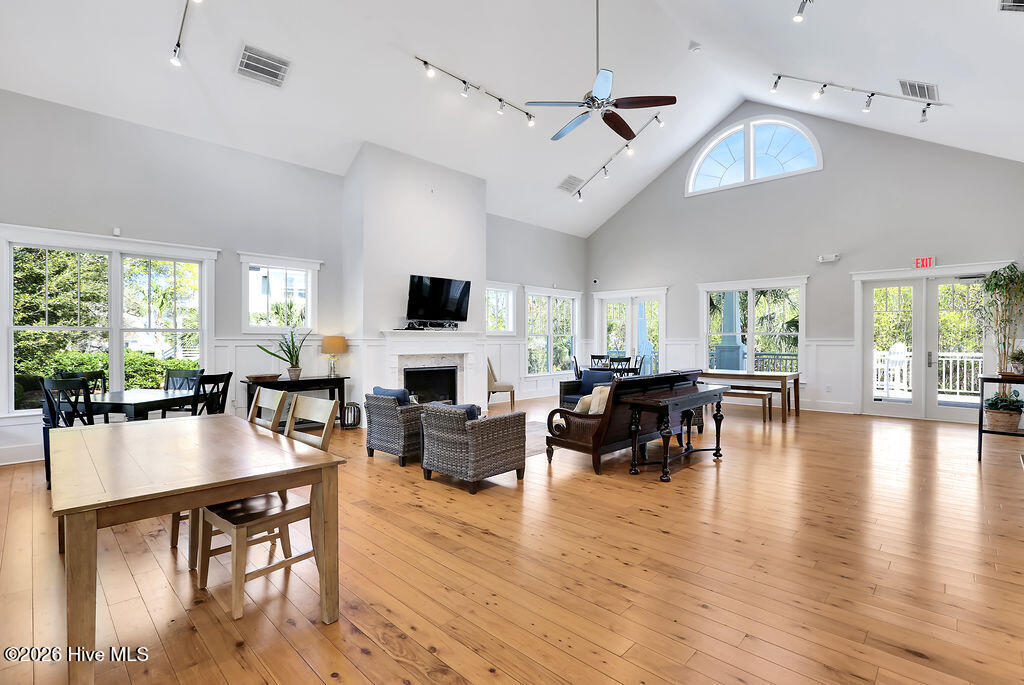 100564956 | Photo 49