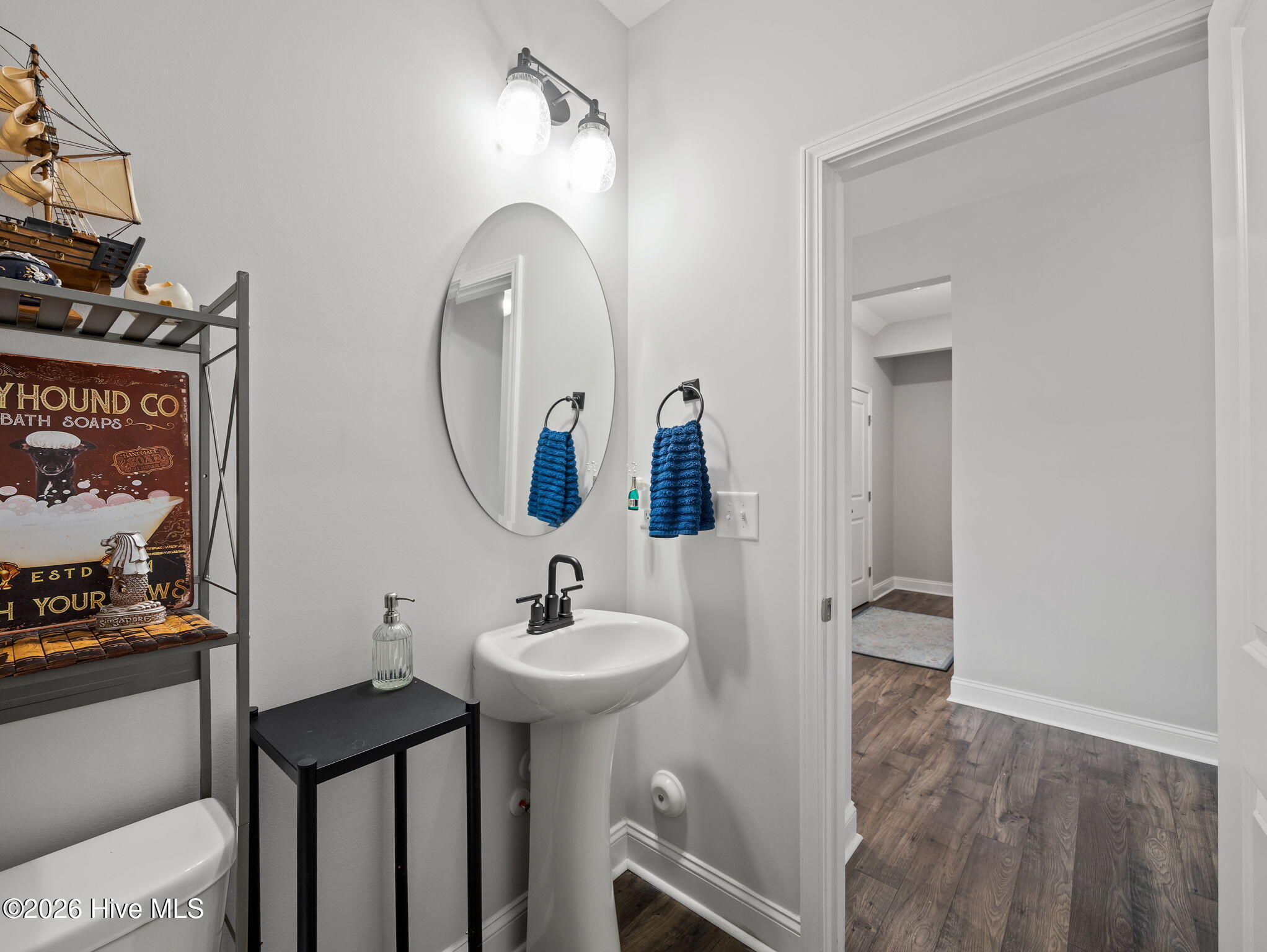 100562979 | Photo 22