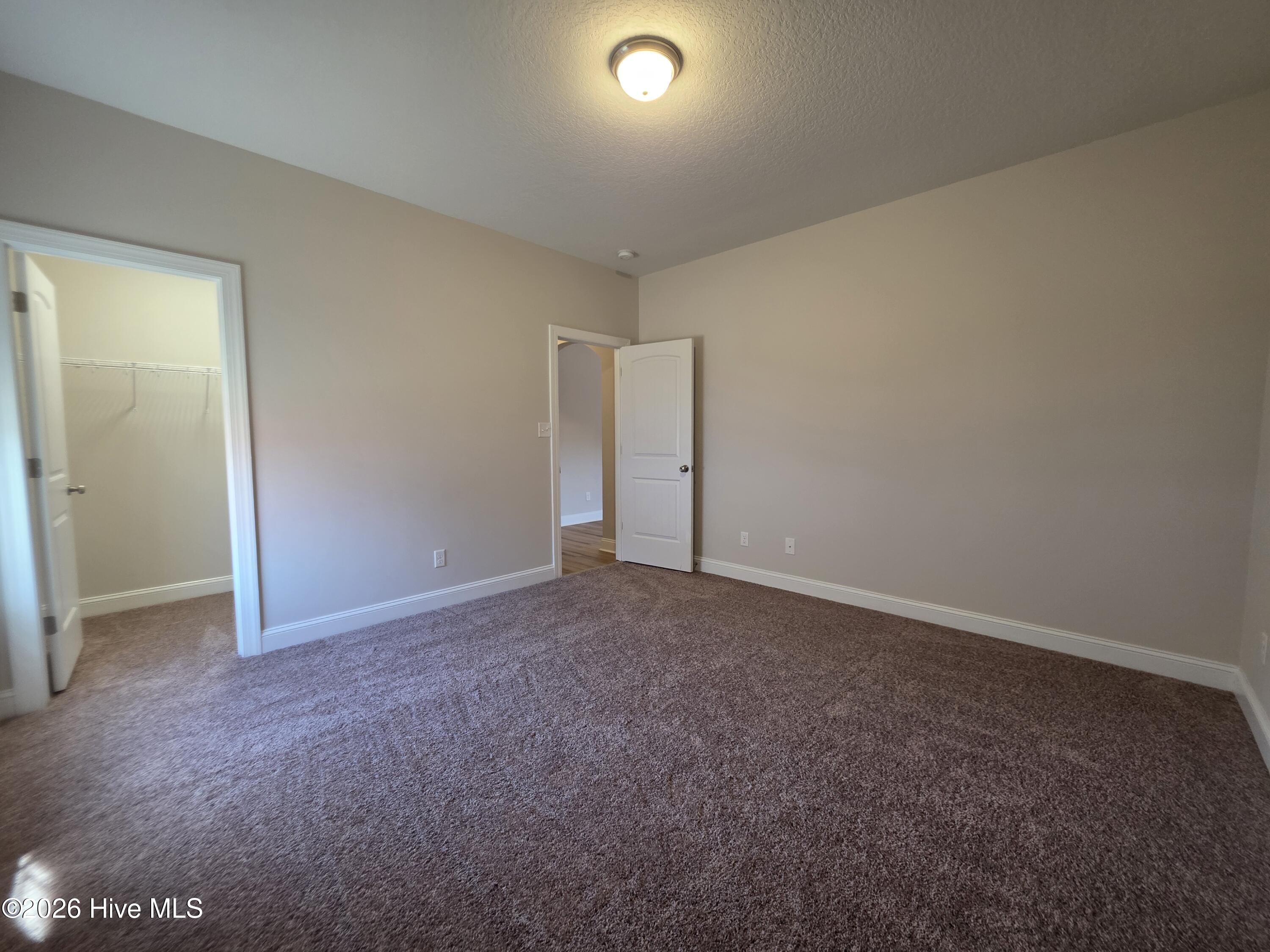 100562306 | Photo 14