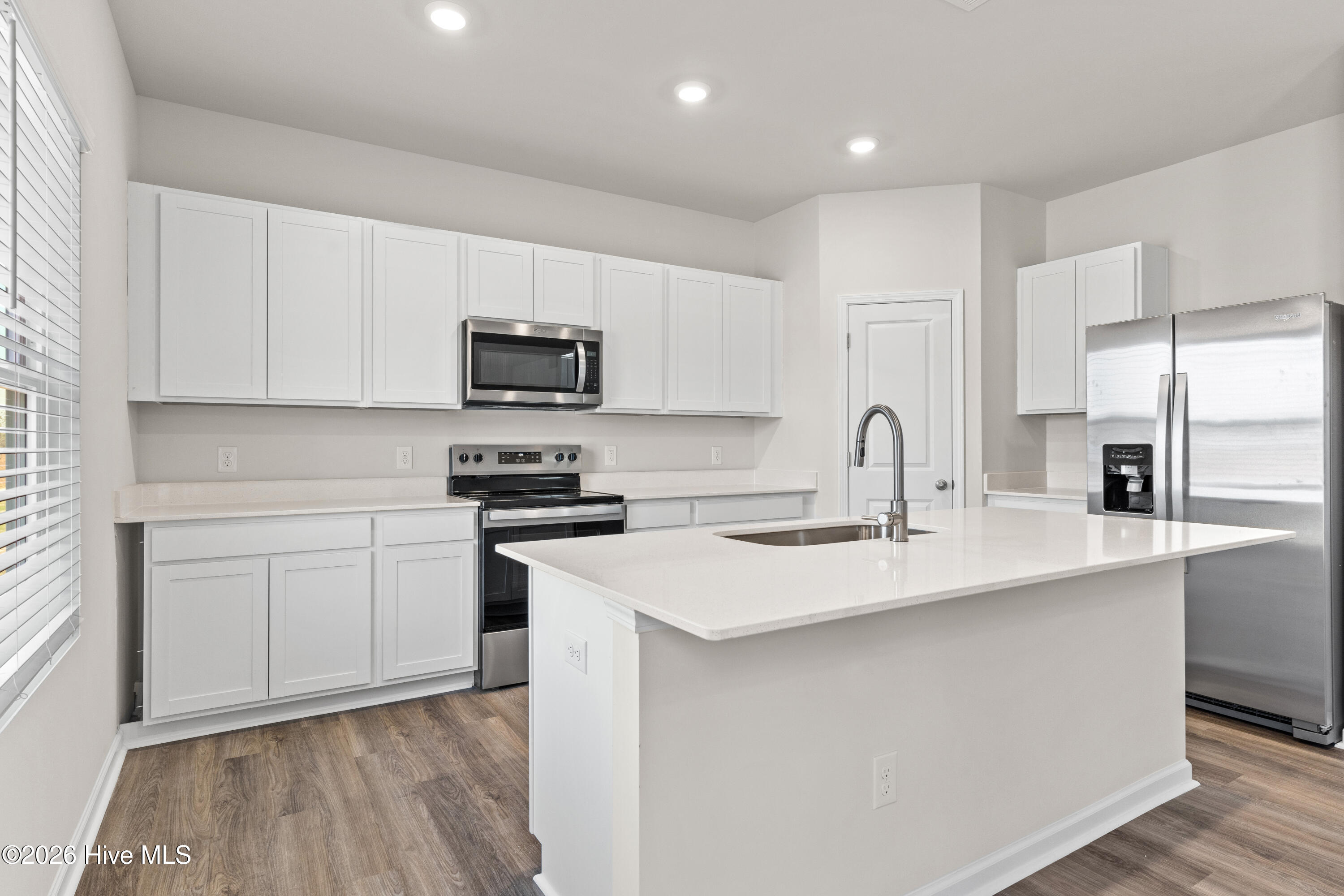 100538604 | Photo 12