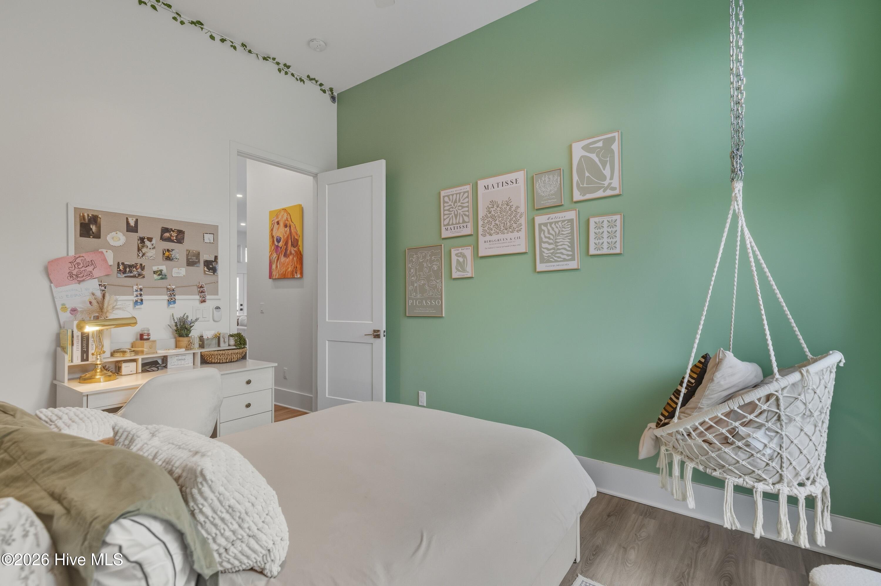 100554260 | Photo 37