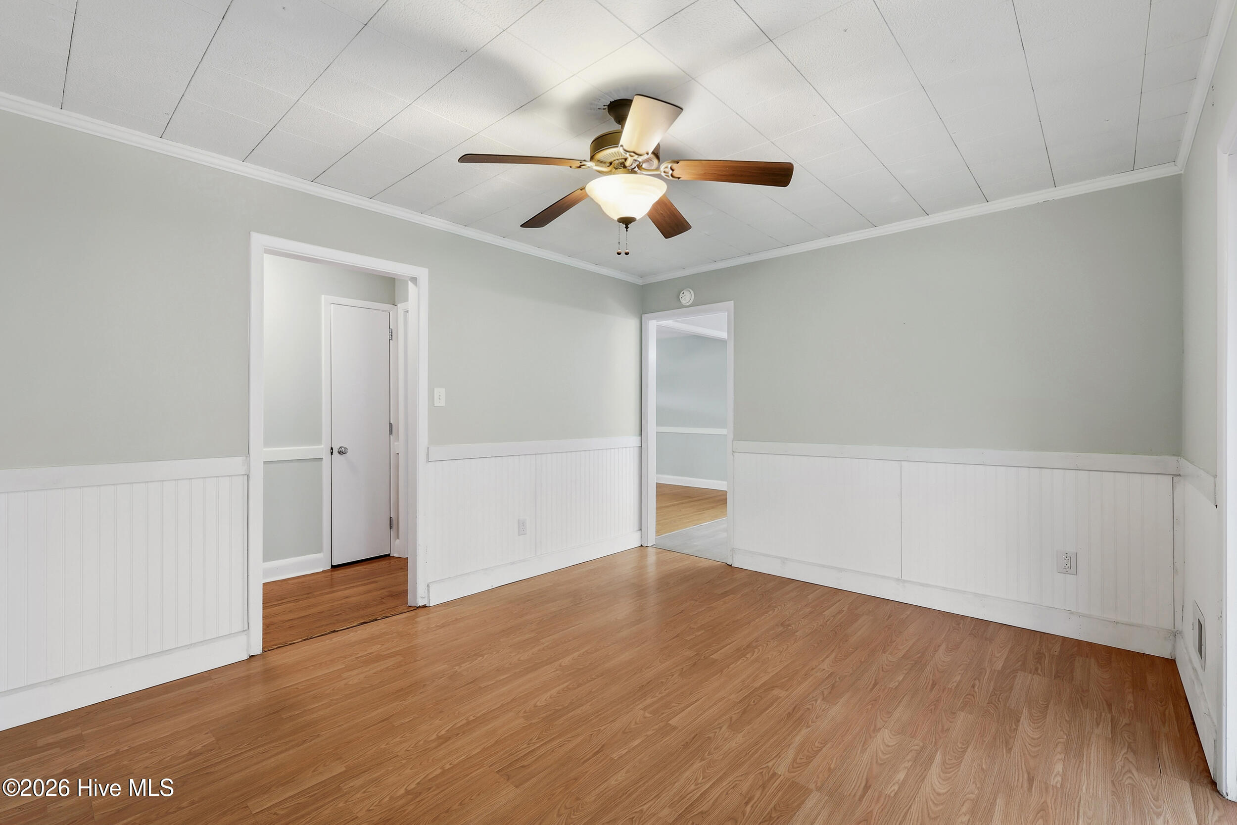 100550925 | Photo 16