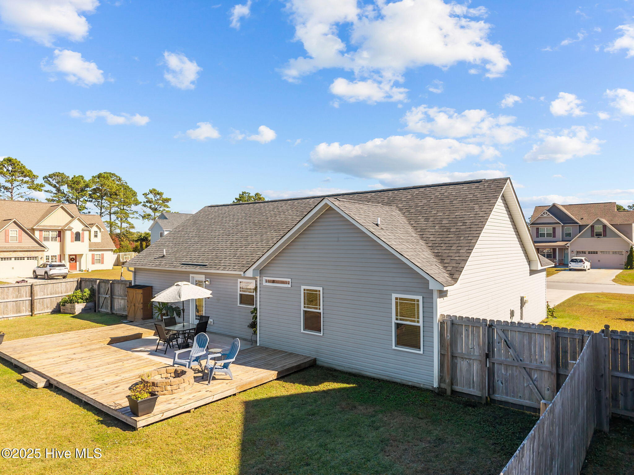 100537004 | Photo 40