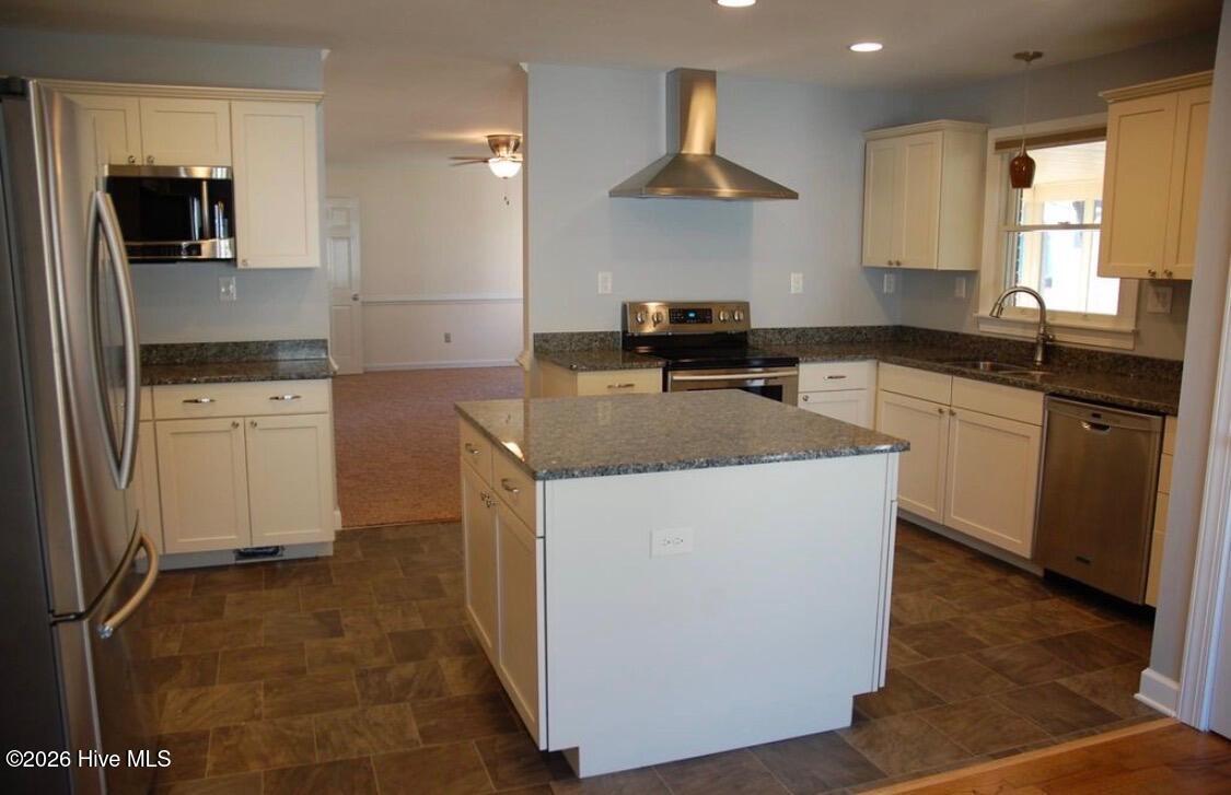 Exterior photo of 104 Dorchester Lane, New Bern, NC 28562. MLS: 100583051