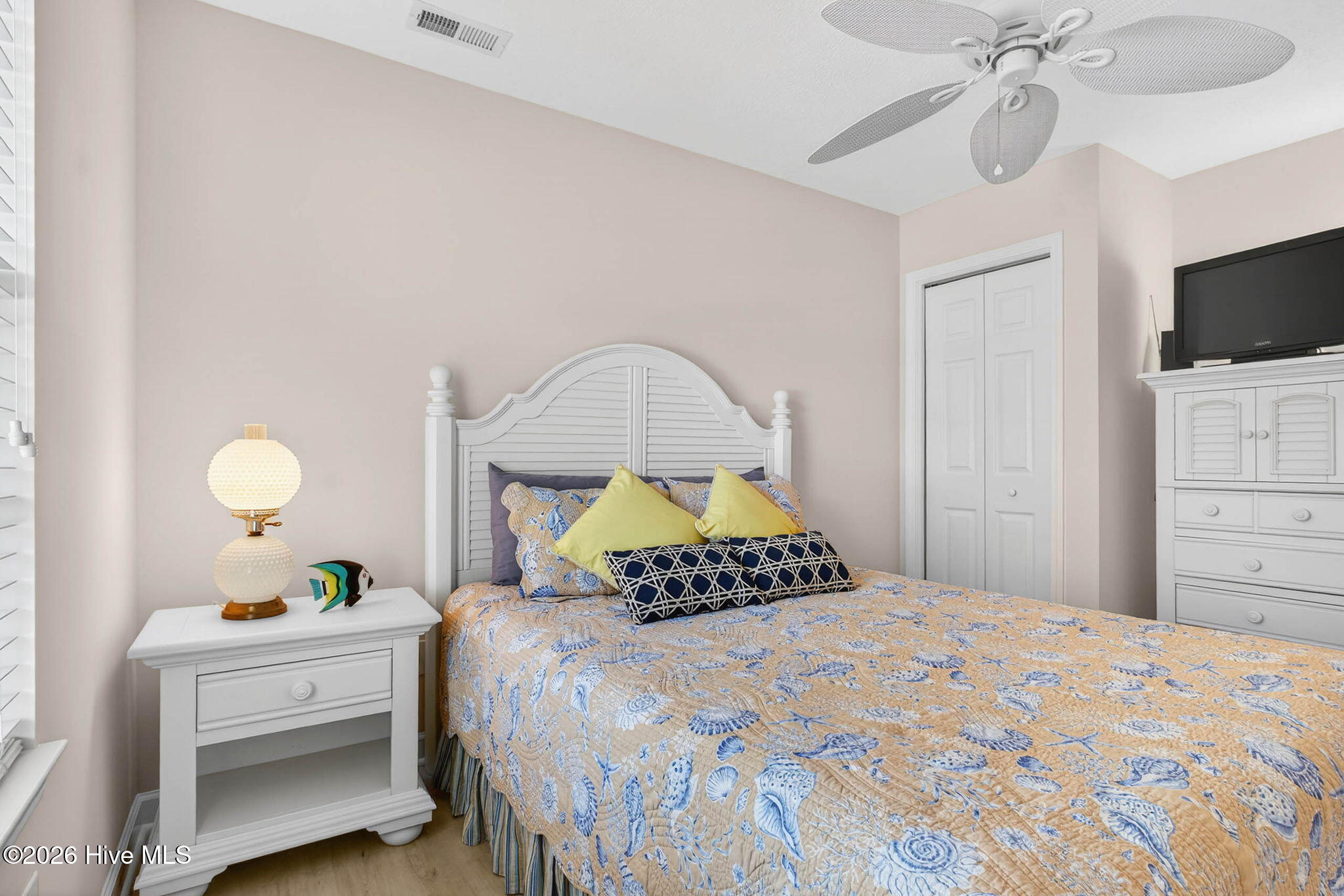 100543046 | Photo 24