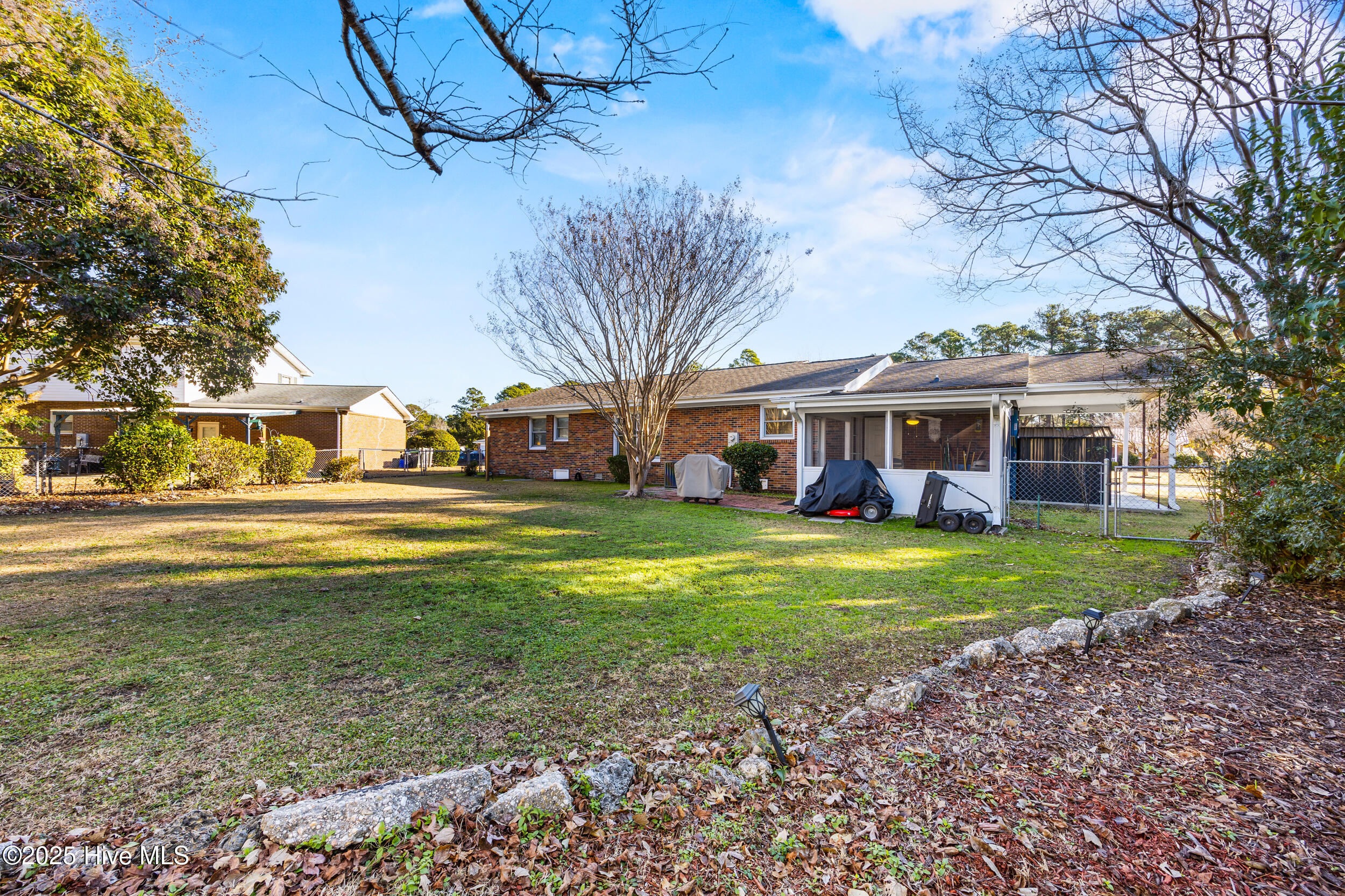 100546474 | Photo 35