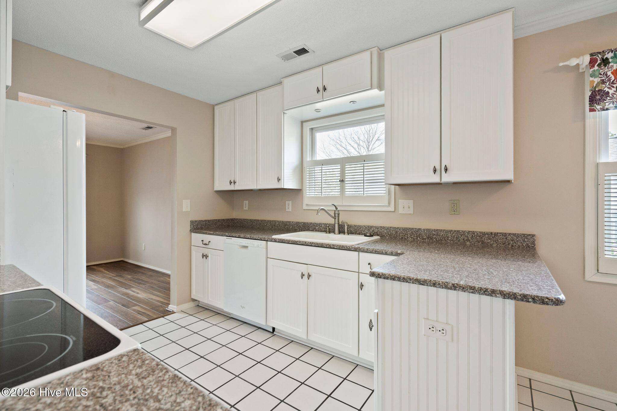 100558644 | Photo 33