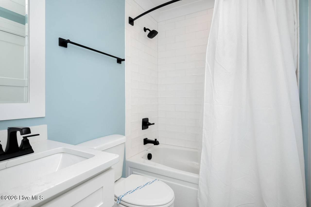 100560212 | Photo 75