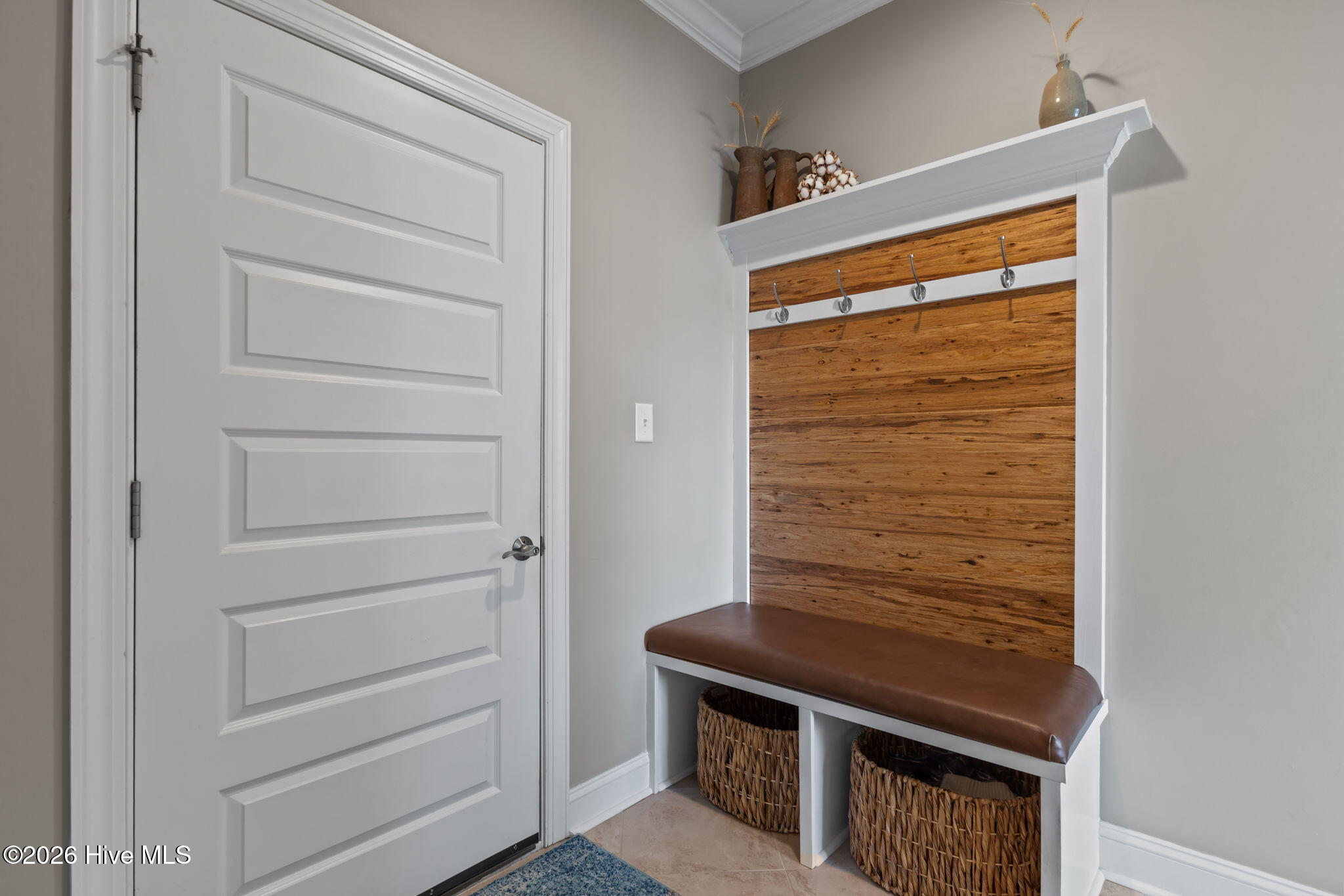 100560344 | Photo 50