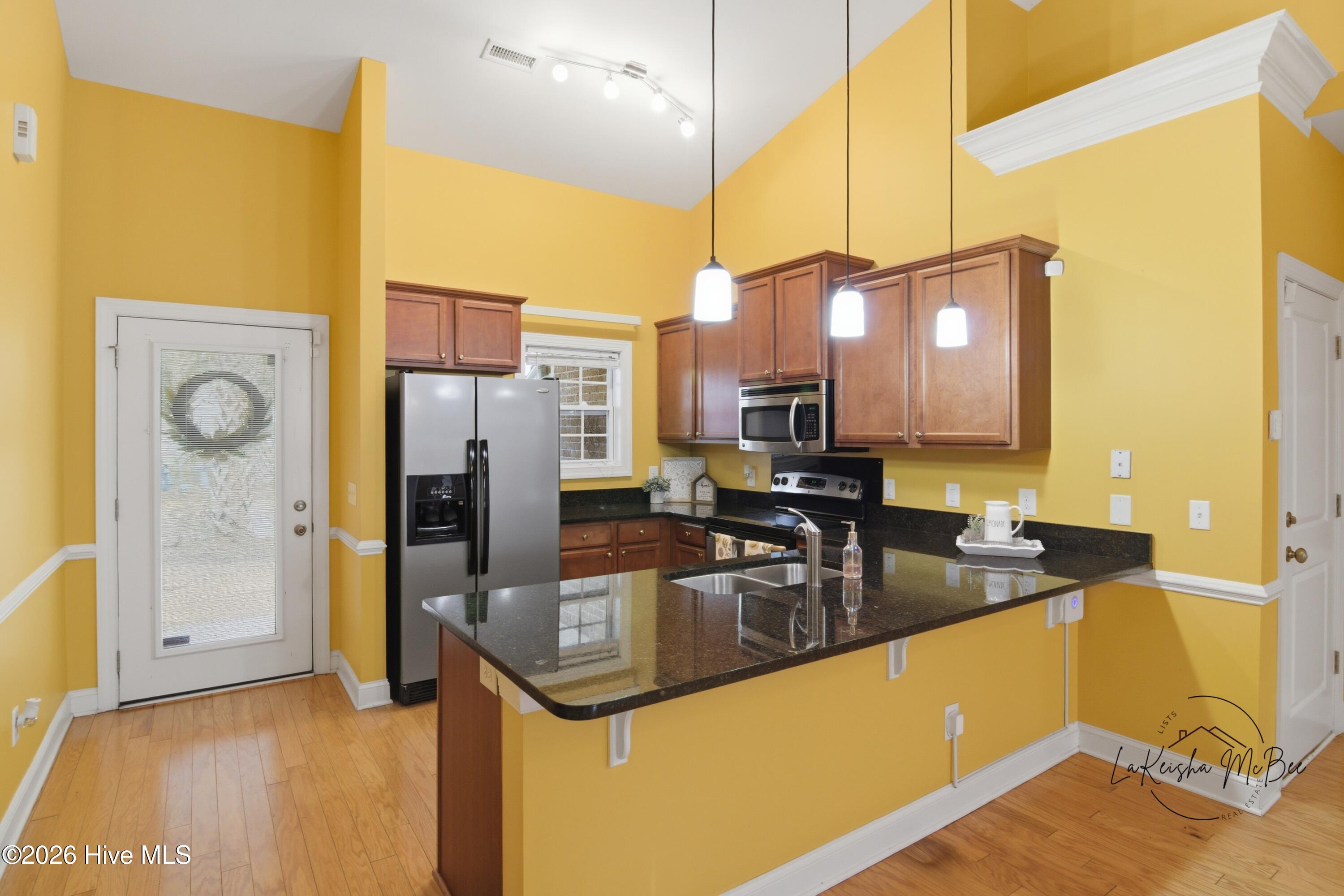 100553609 | Photo 10