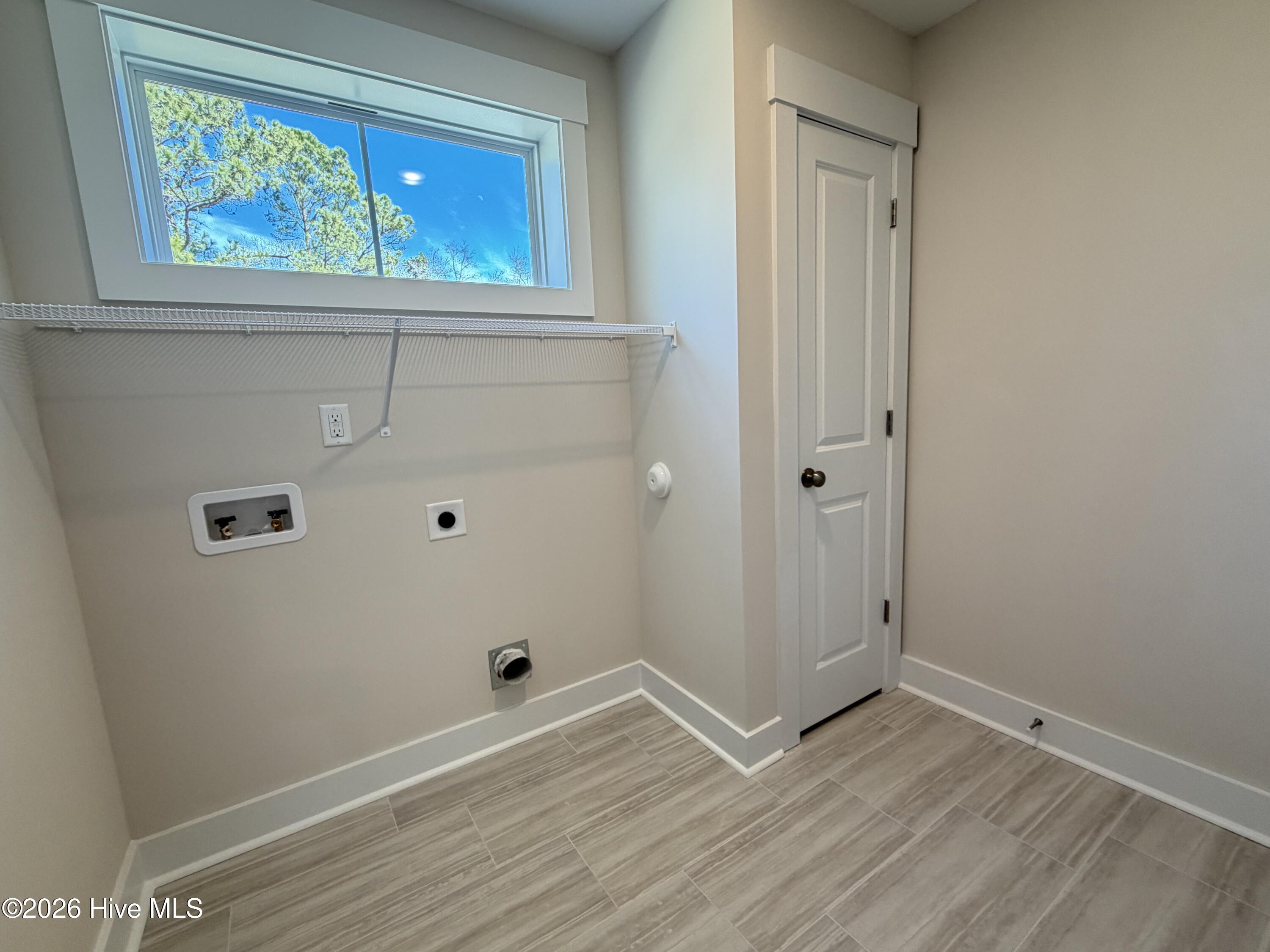 100542700 | Photo 24