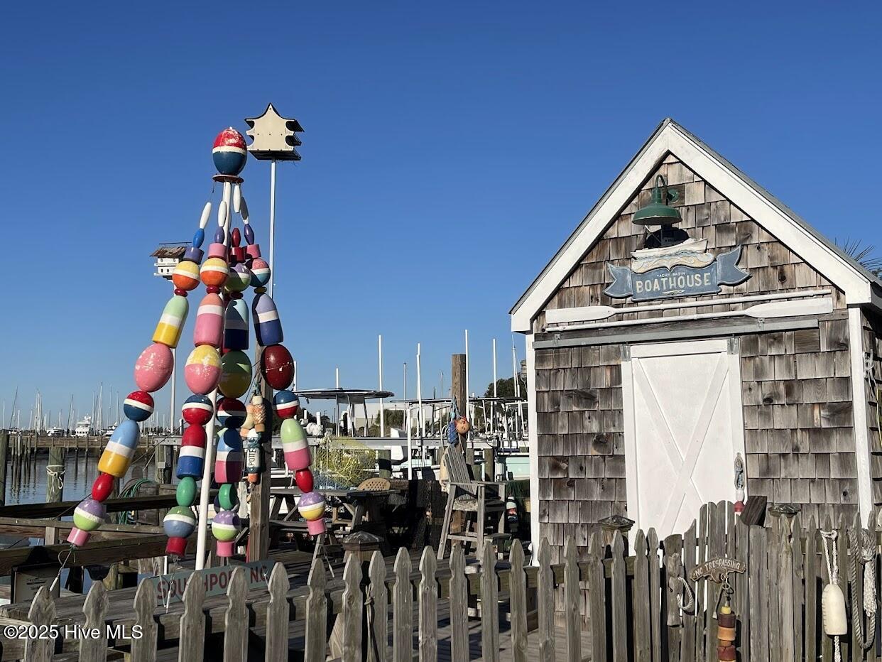 100545005 | Photo 27