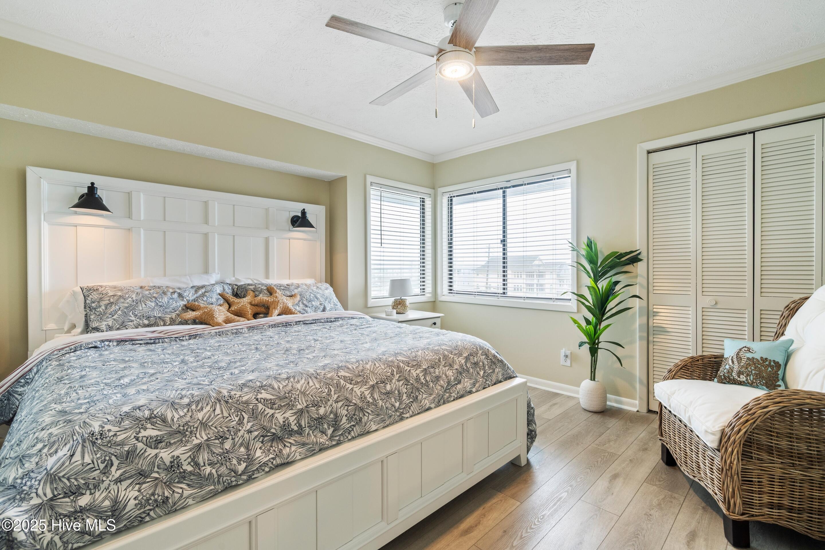 100536281 | Photo 17