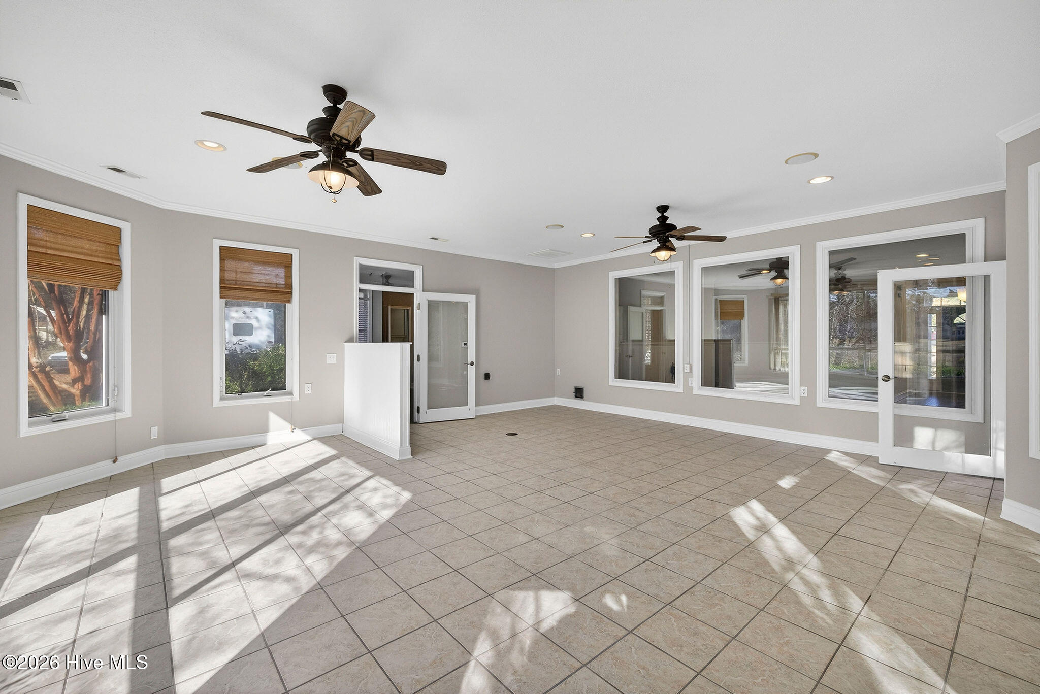 100549331 | Photo 40