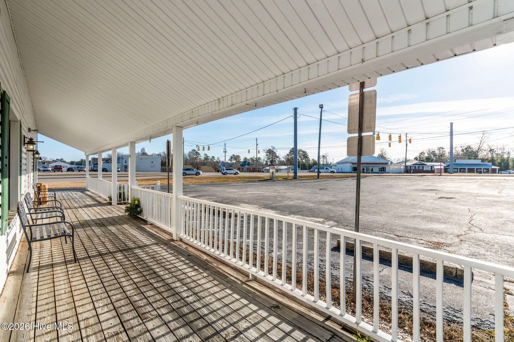 100550441 | Photo 11