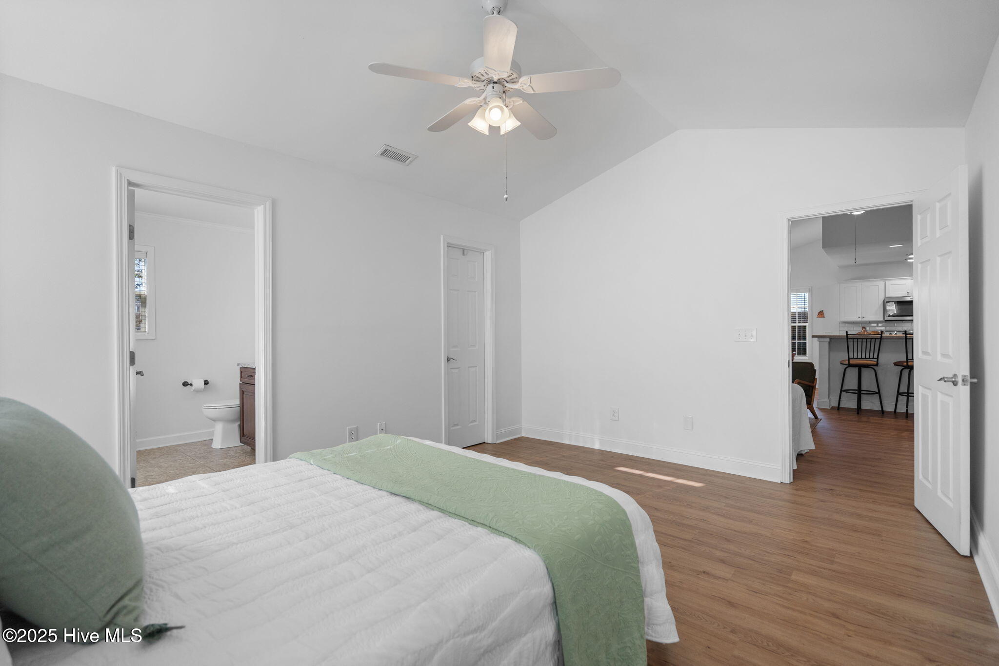 100541640 | Photo 17