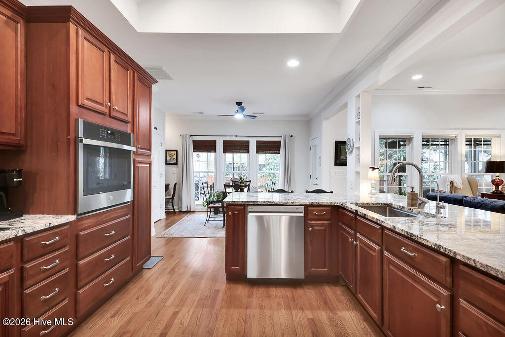 100554973 | Photo 18