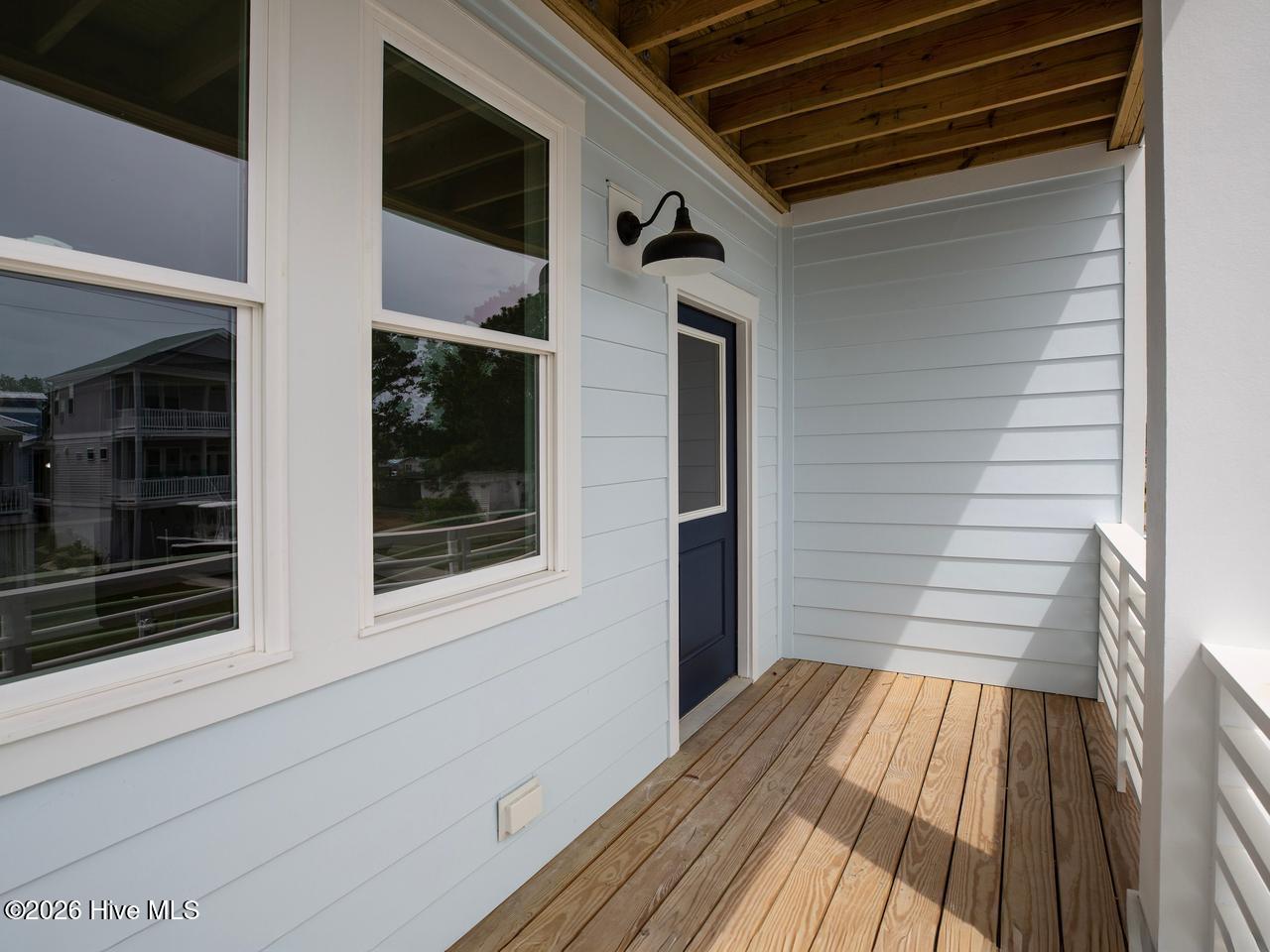 100571610 | Photo 25