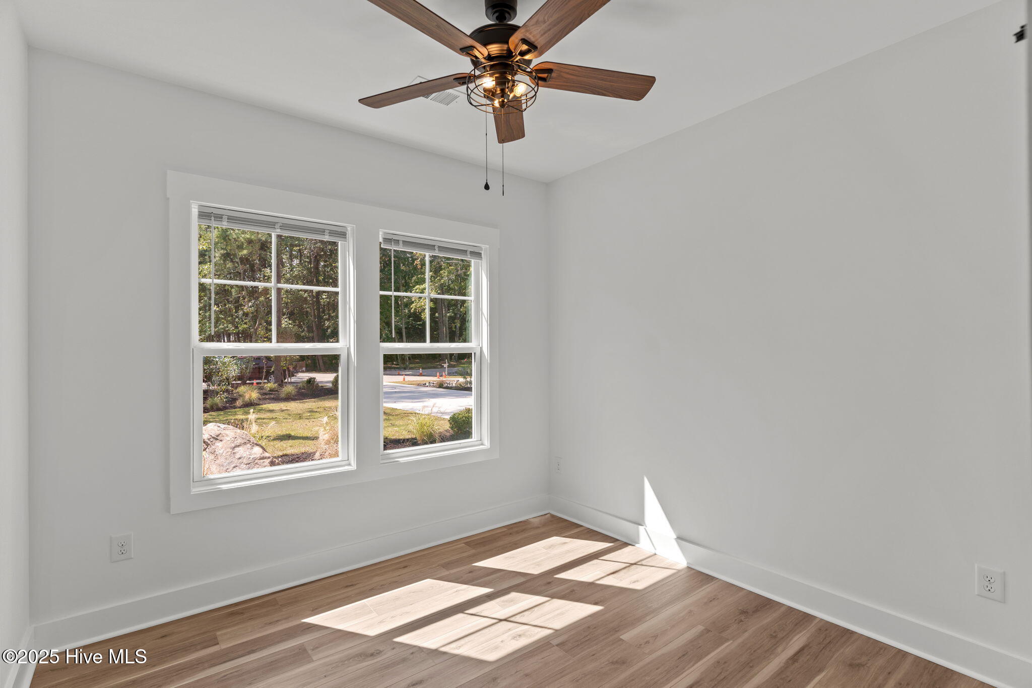 100531709 | Photo 27