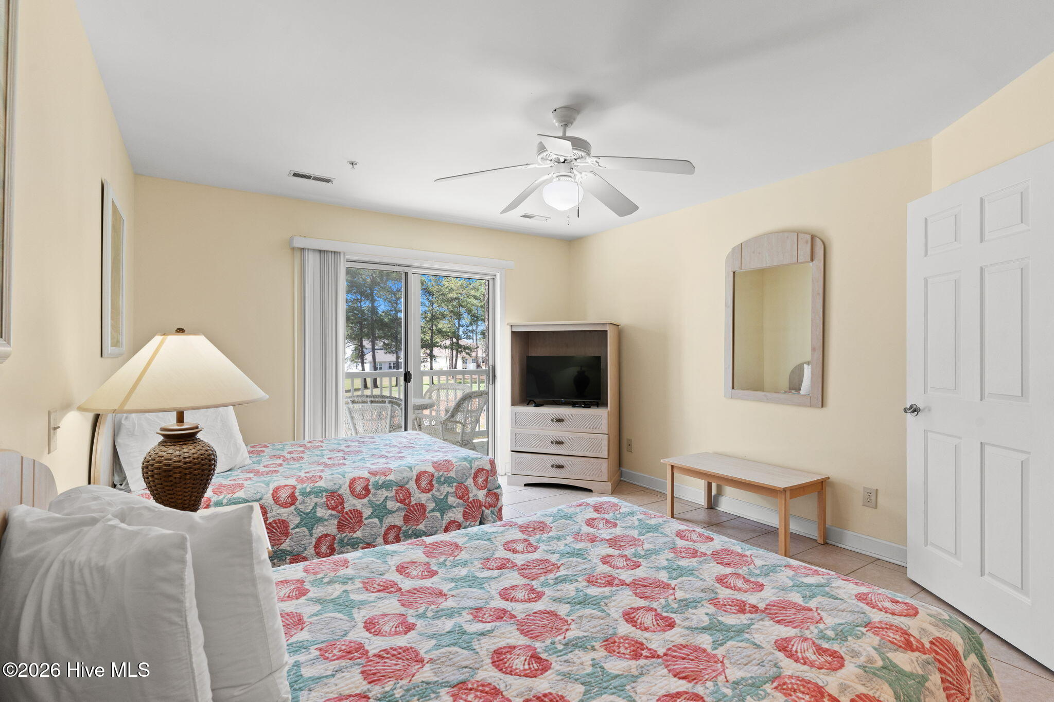 100561971 | Photo 11