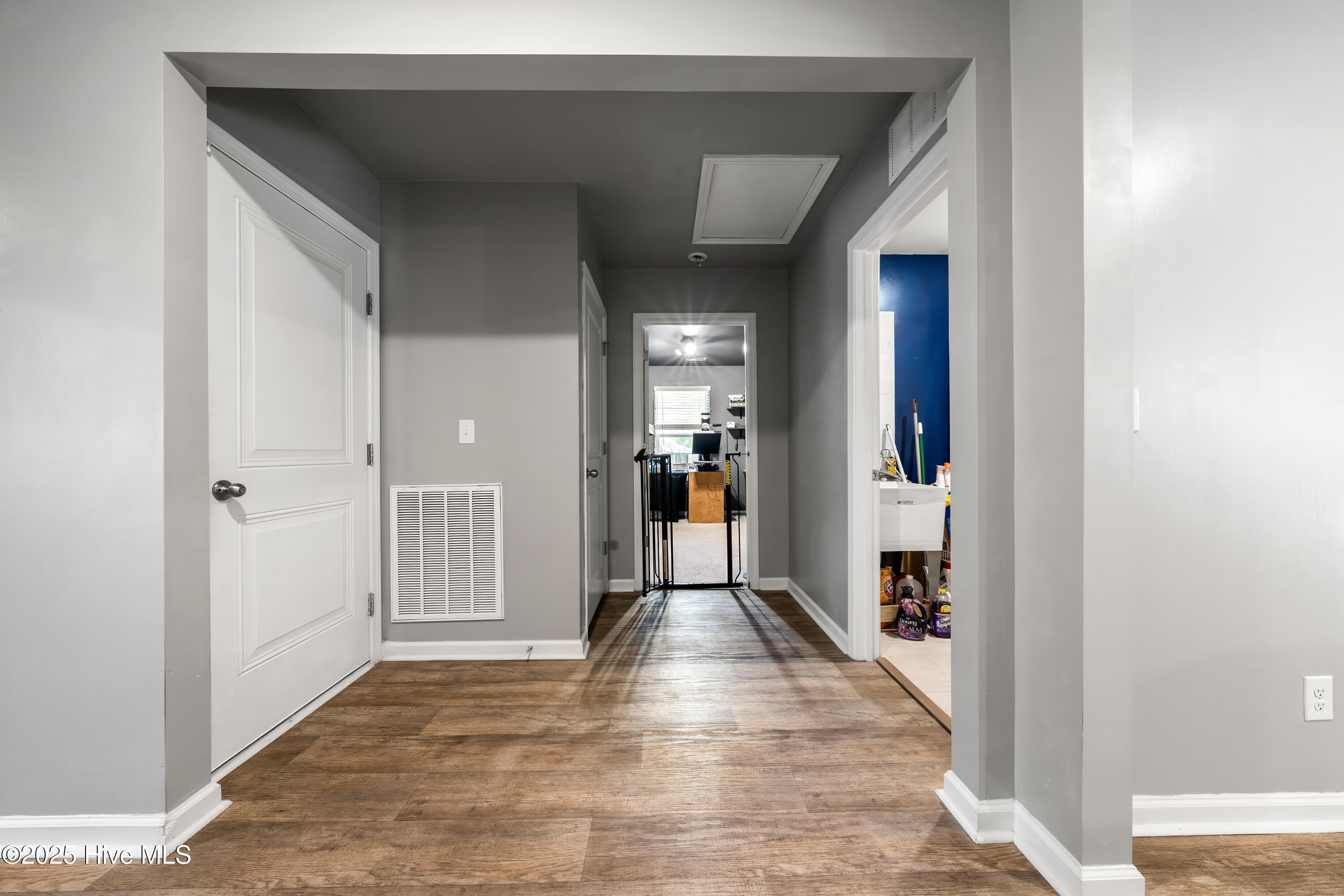 100538063 | Photo 17