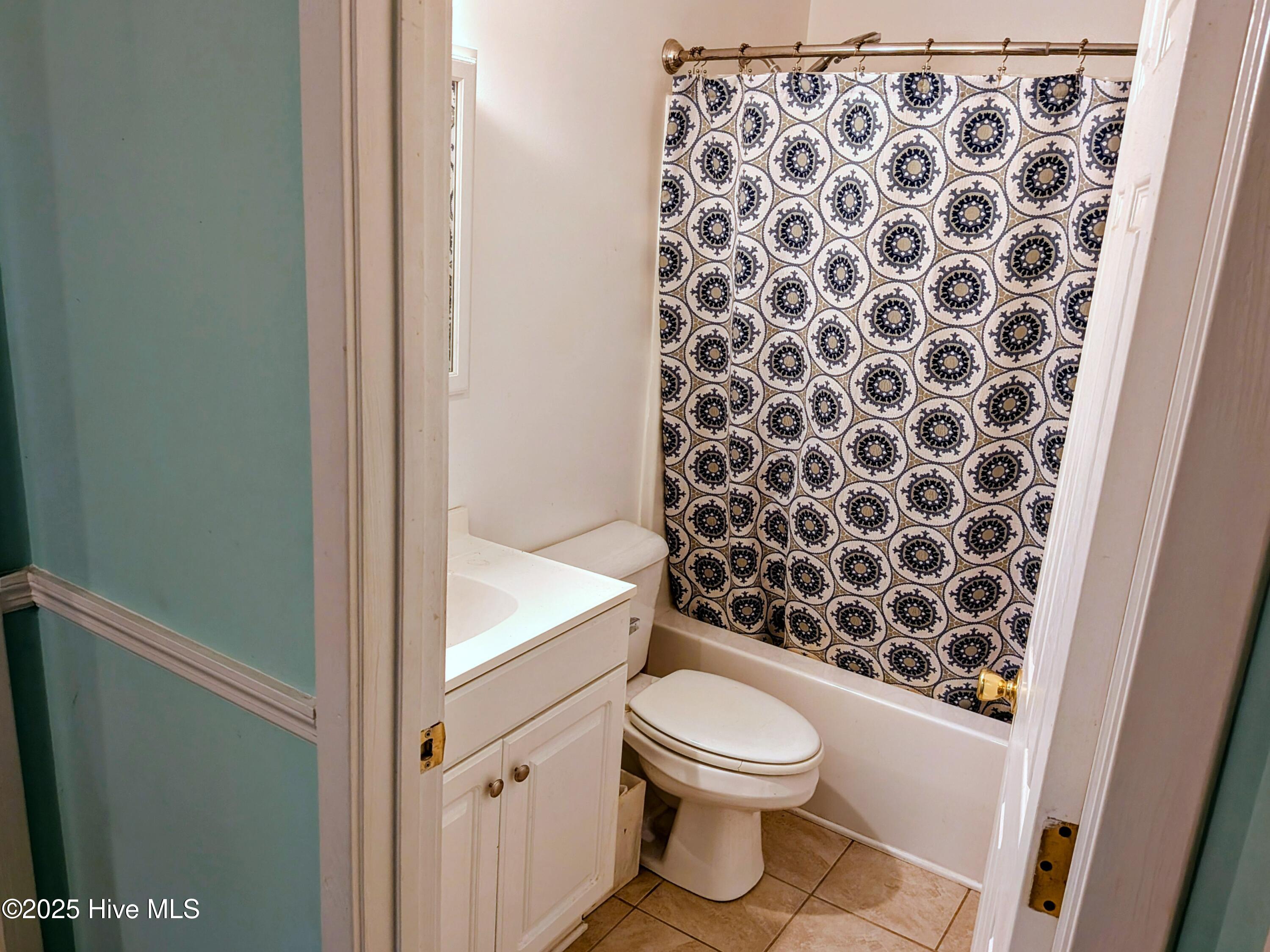 100540350 | Photo 17