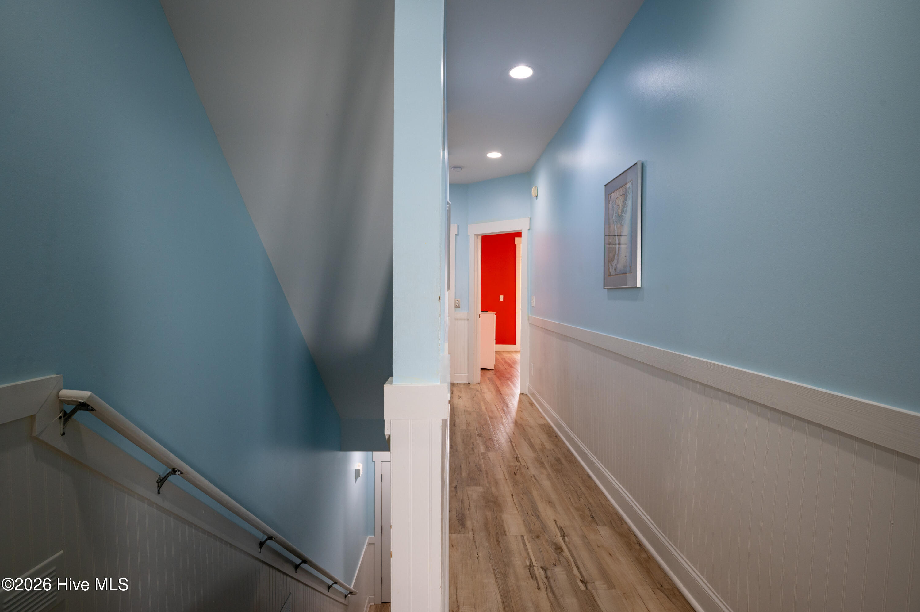 100550825 | Photo 44