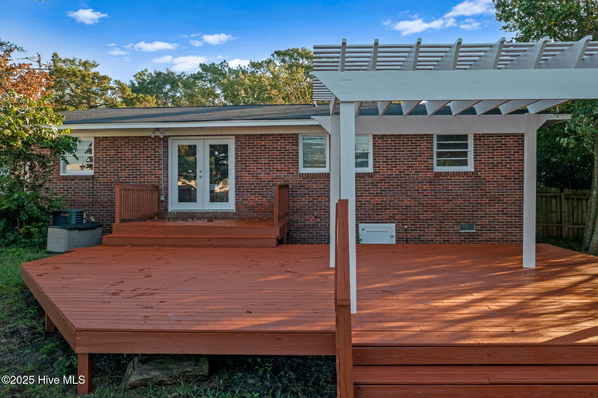 100536534 | Photo 23