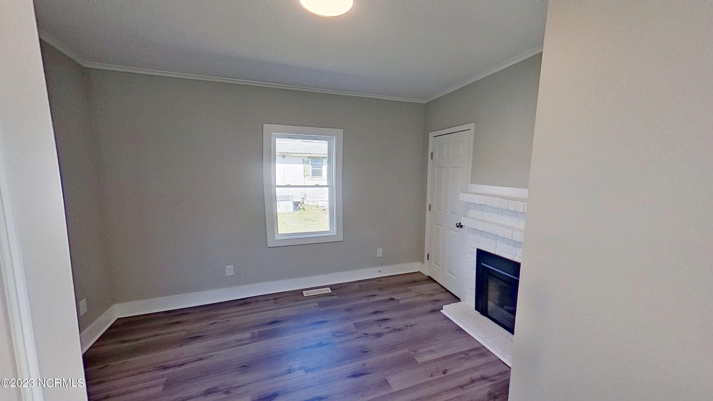 100521220 | Photo 10