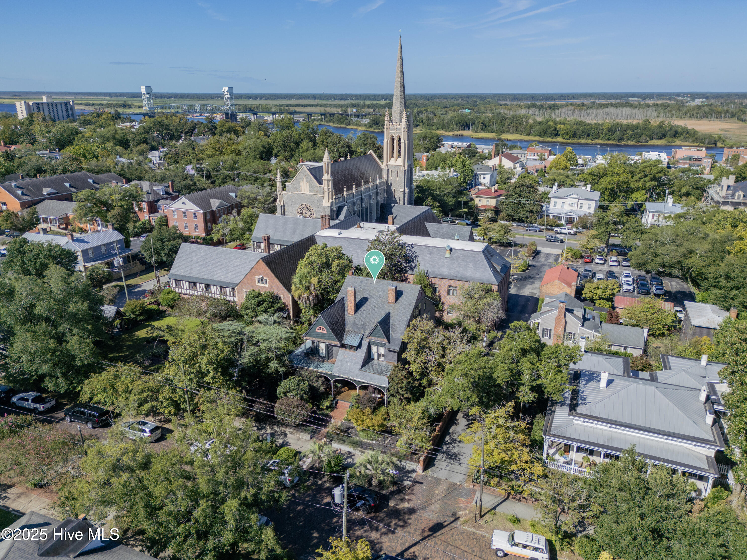 100531390 | Photo 57