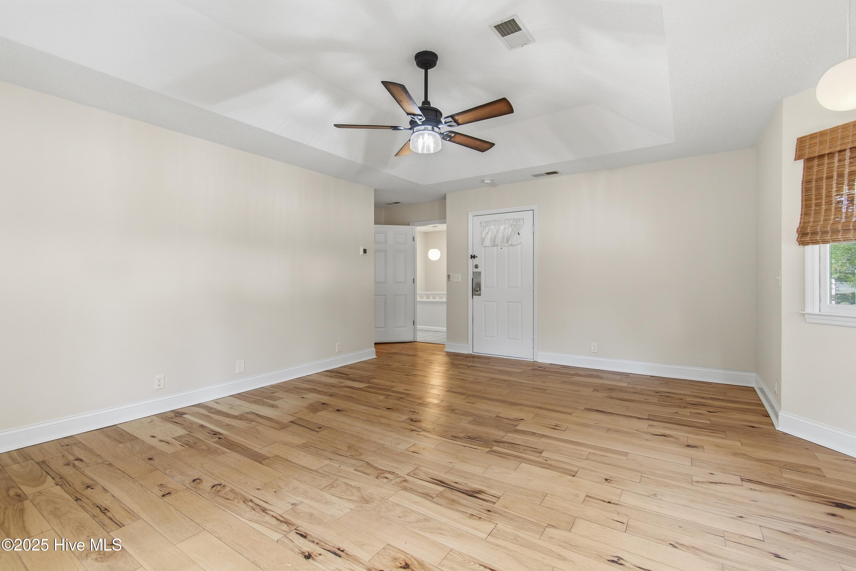 100544221 | Photo 19