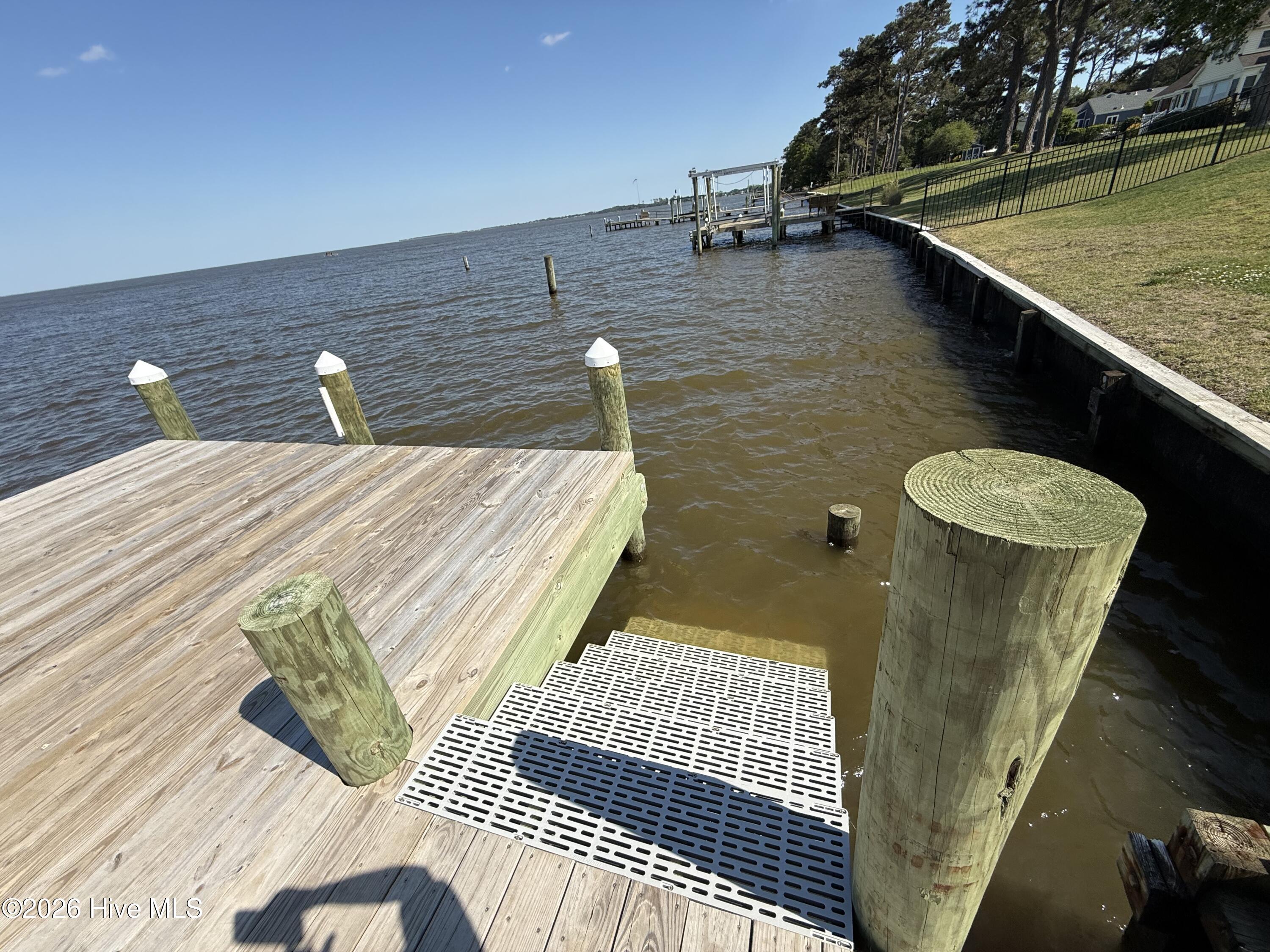 Currituck on the Sound Swim platform