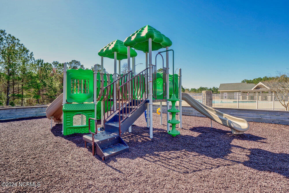 100373367 | Photo 13