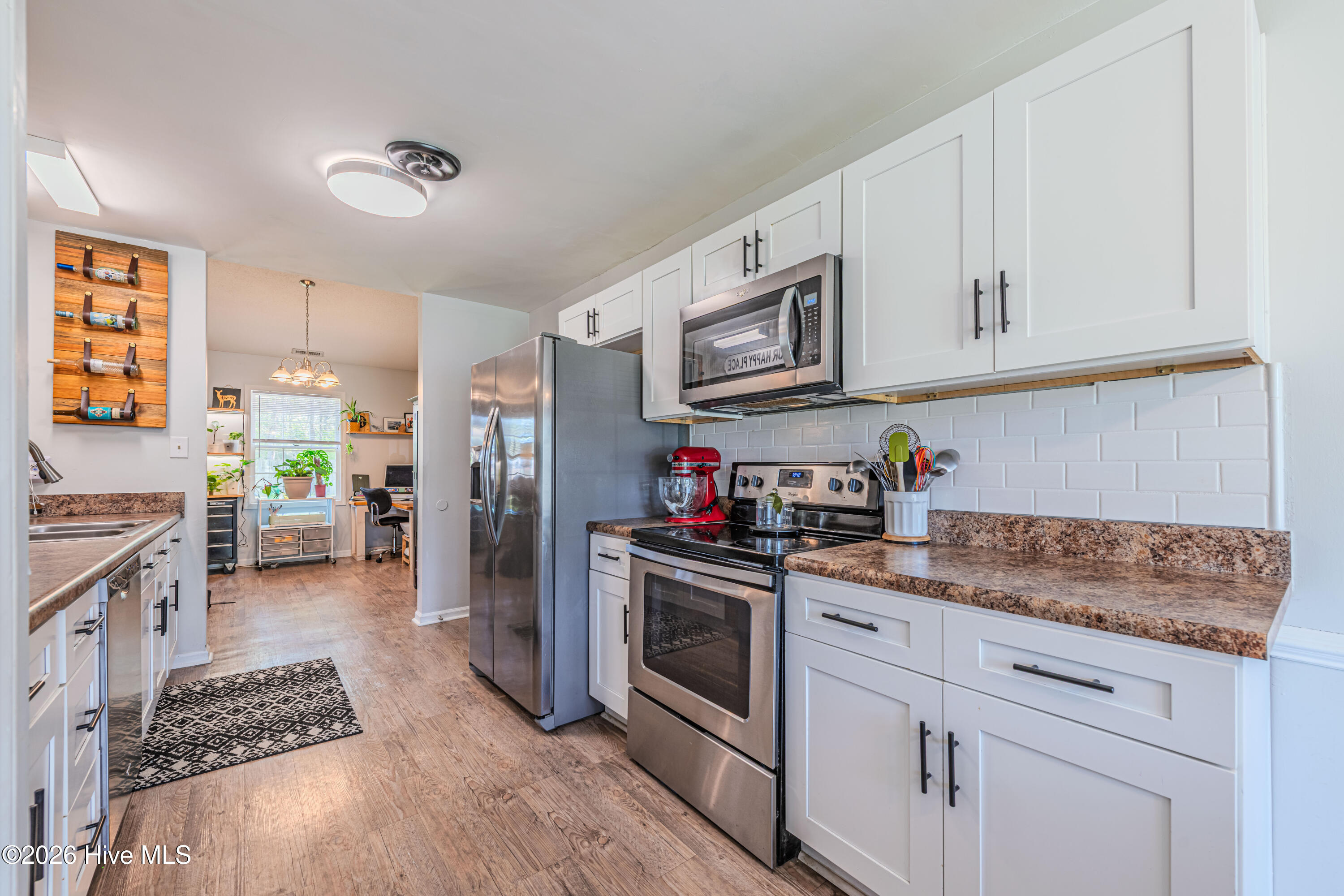 100569074 | Photo 27