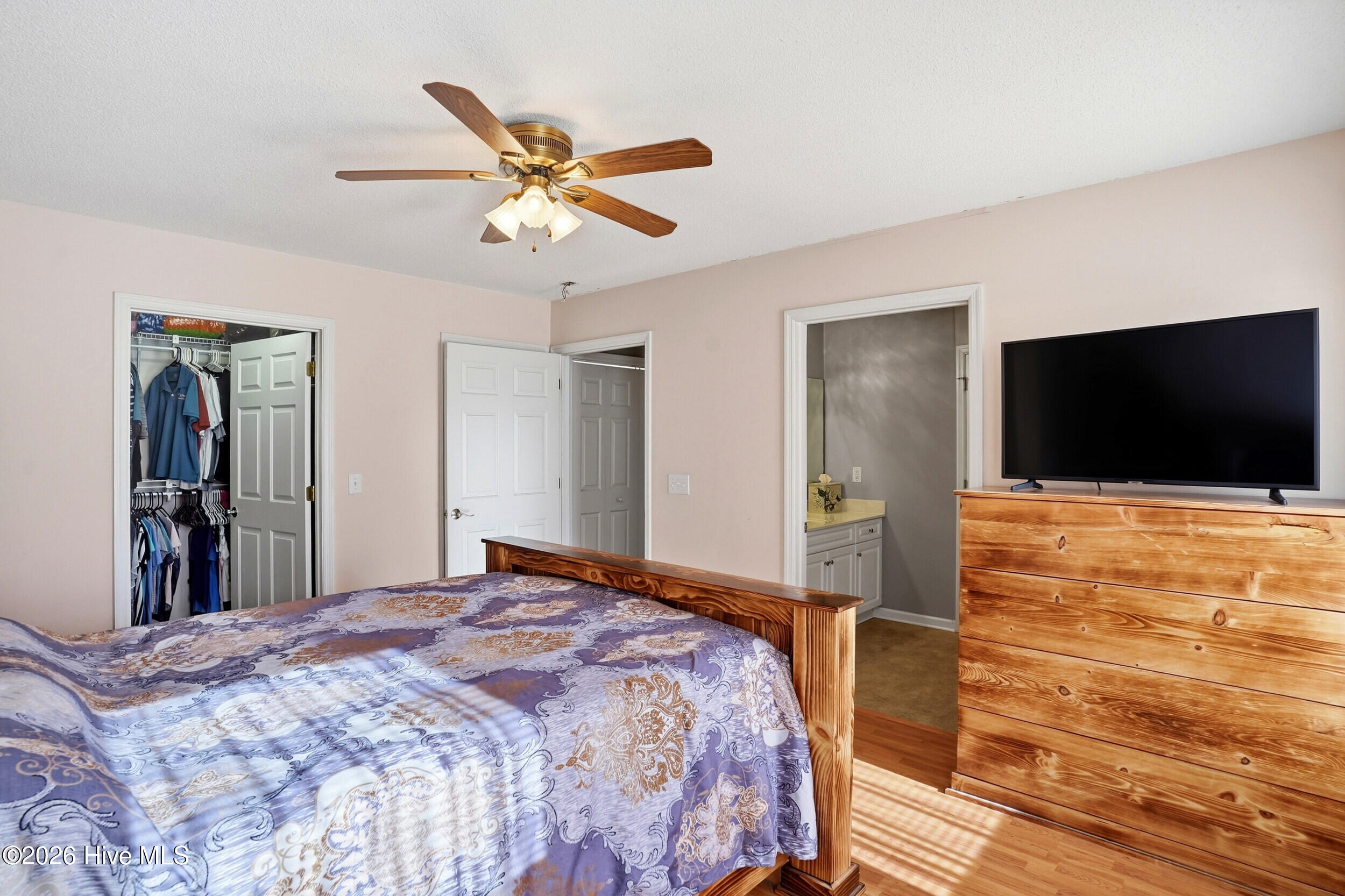 100551882 | Photo 22