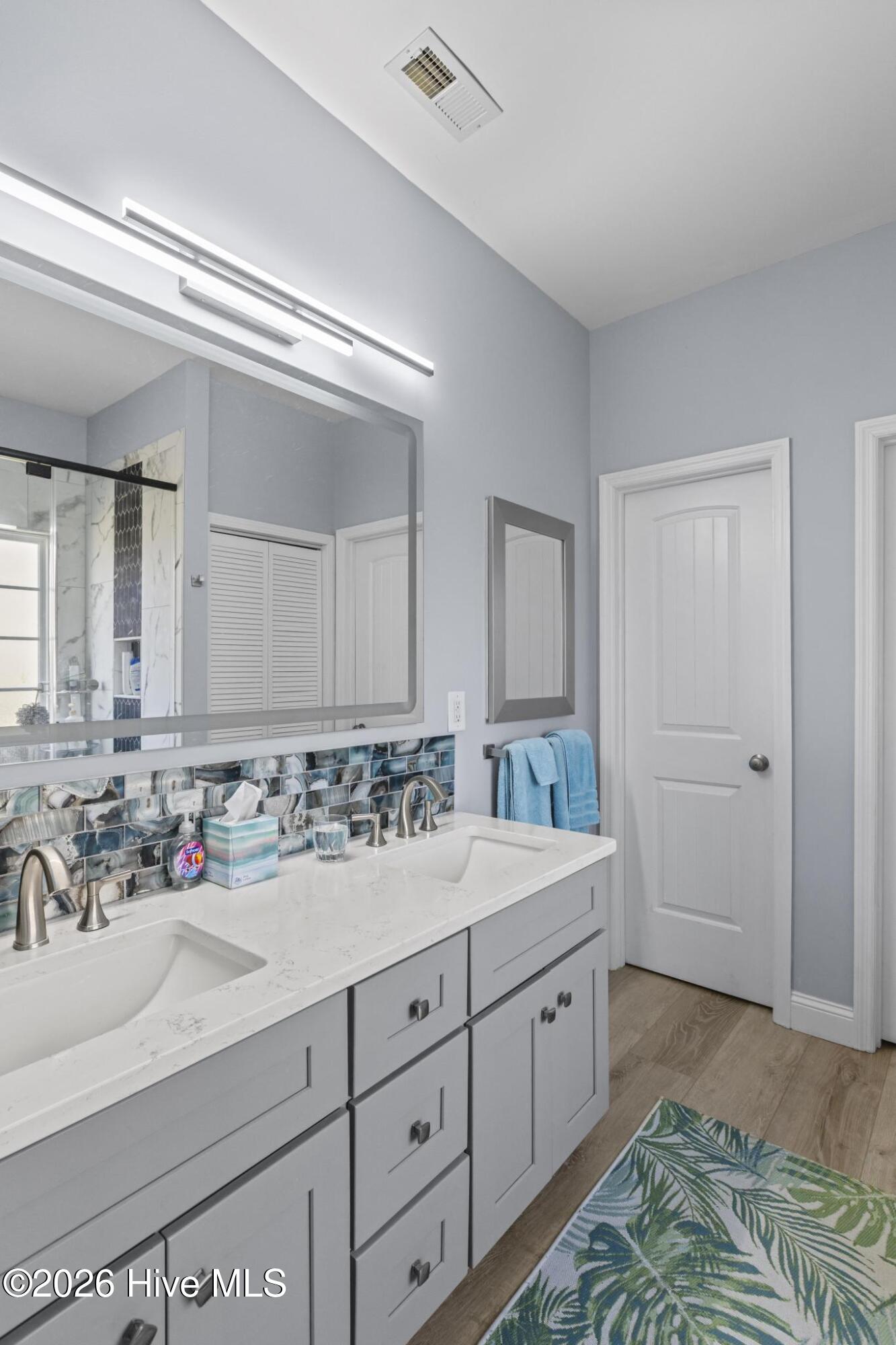 100550507 | Photo 16