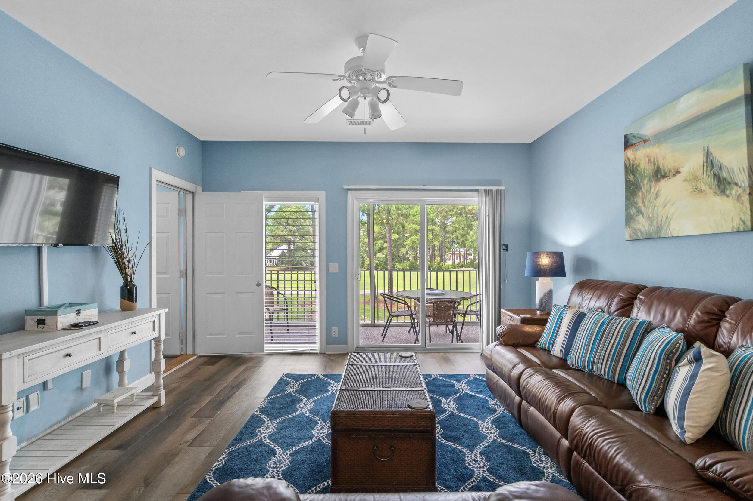 100563940 | Photo 15