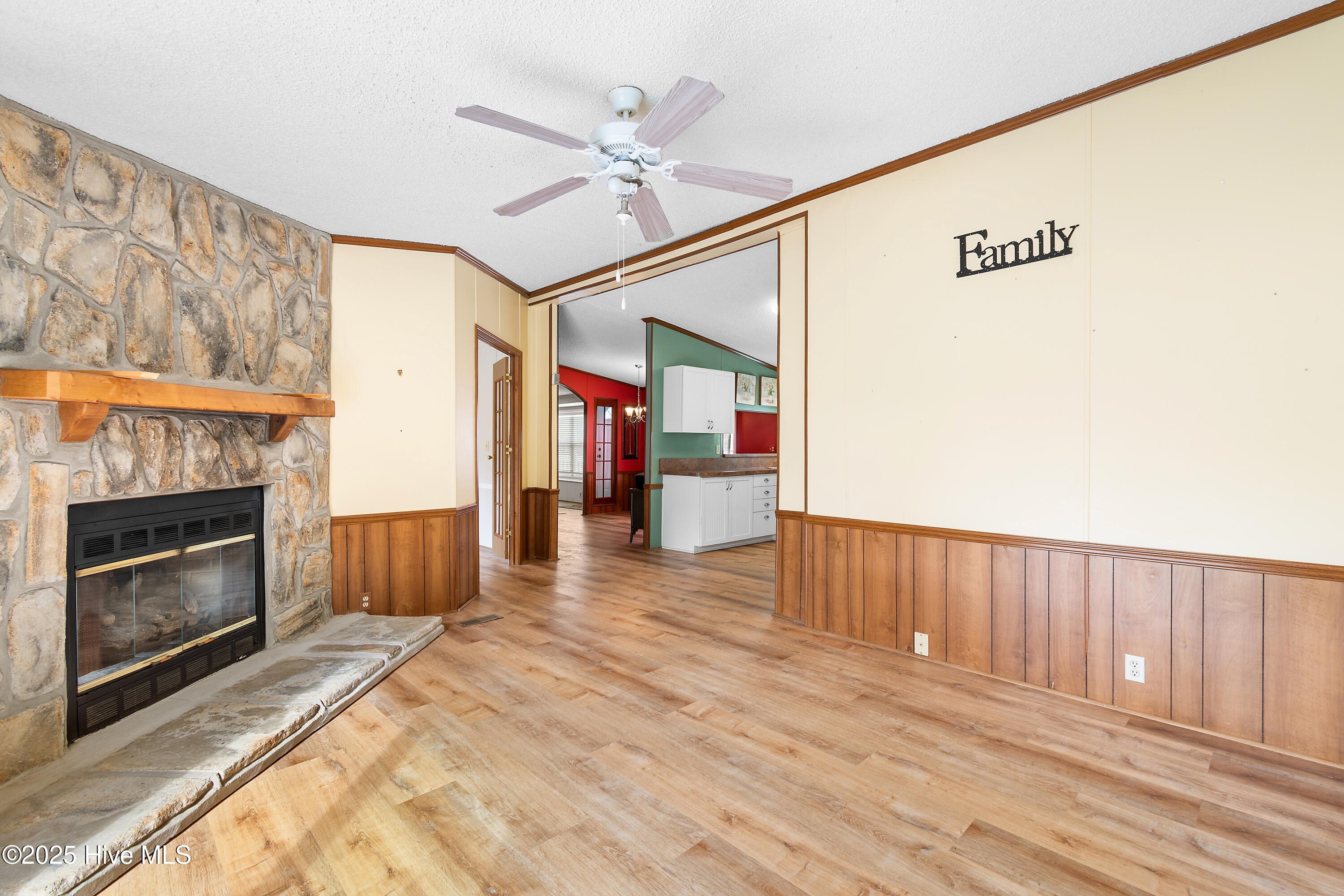 100538927 | Photo 19