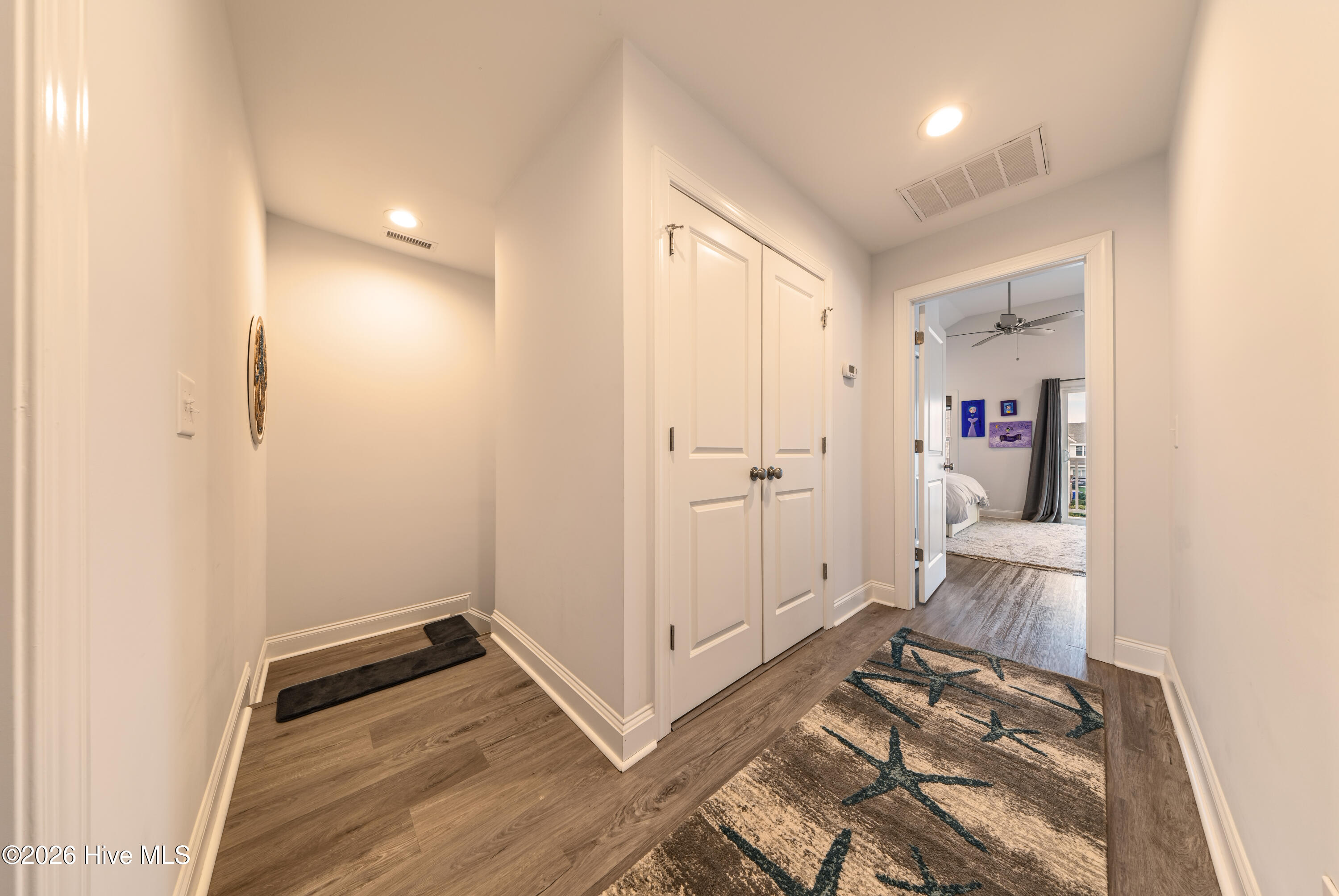 100558472 | Photo 24