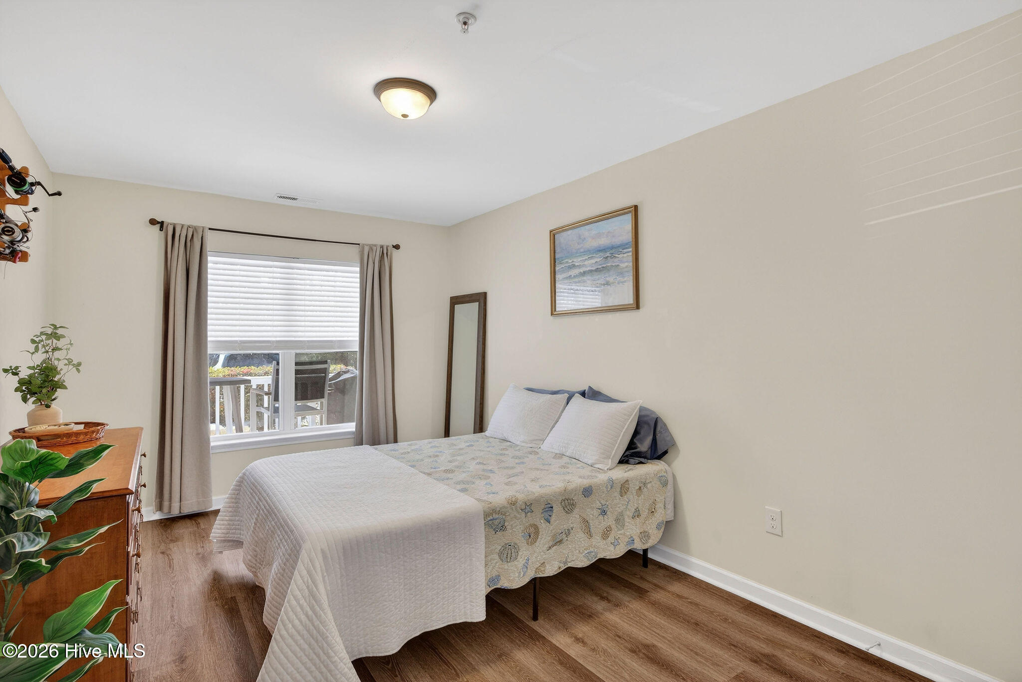 100559380 | Photo 24