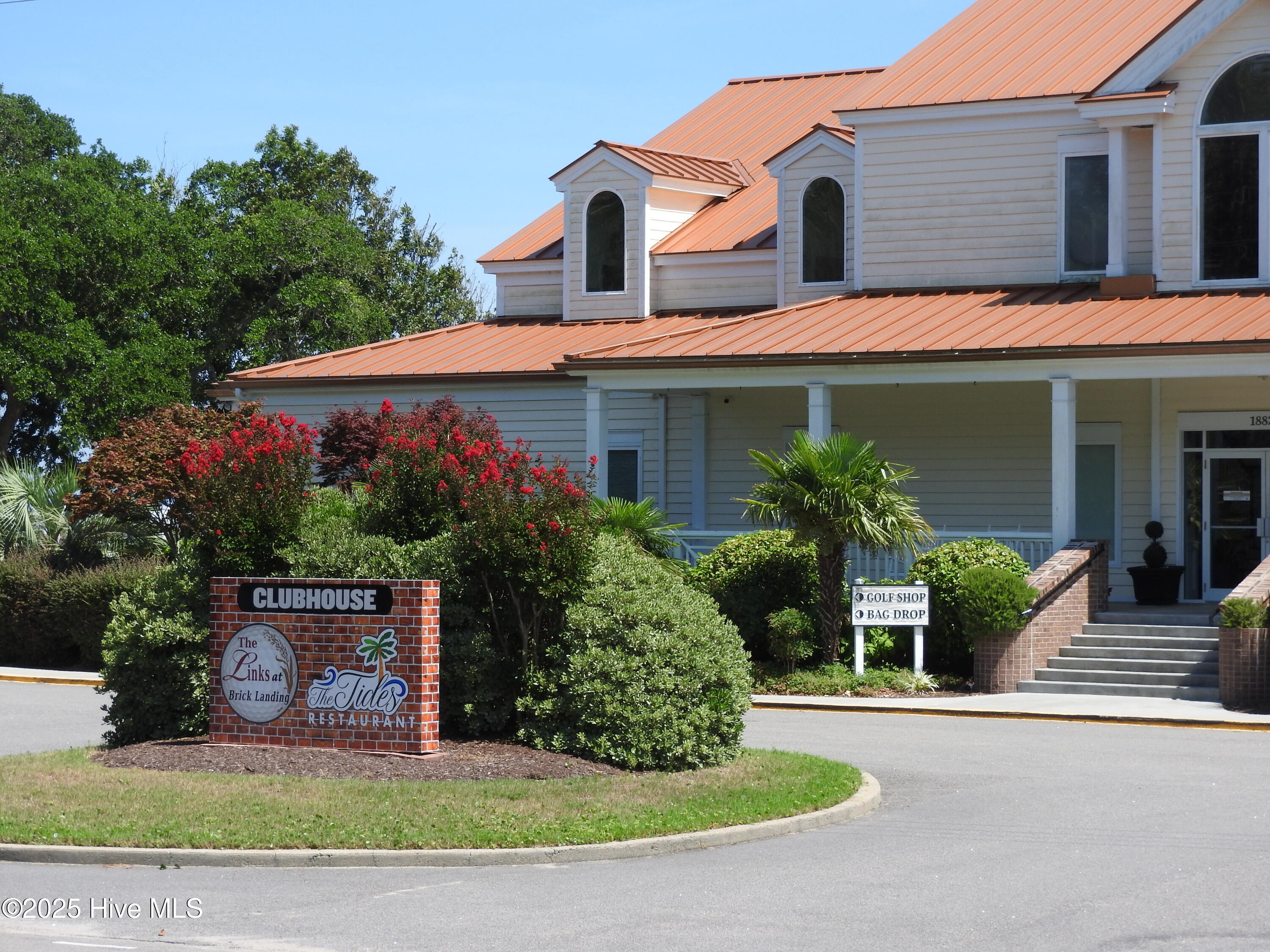 100520083 | Photo 48