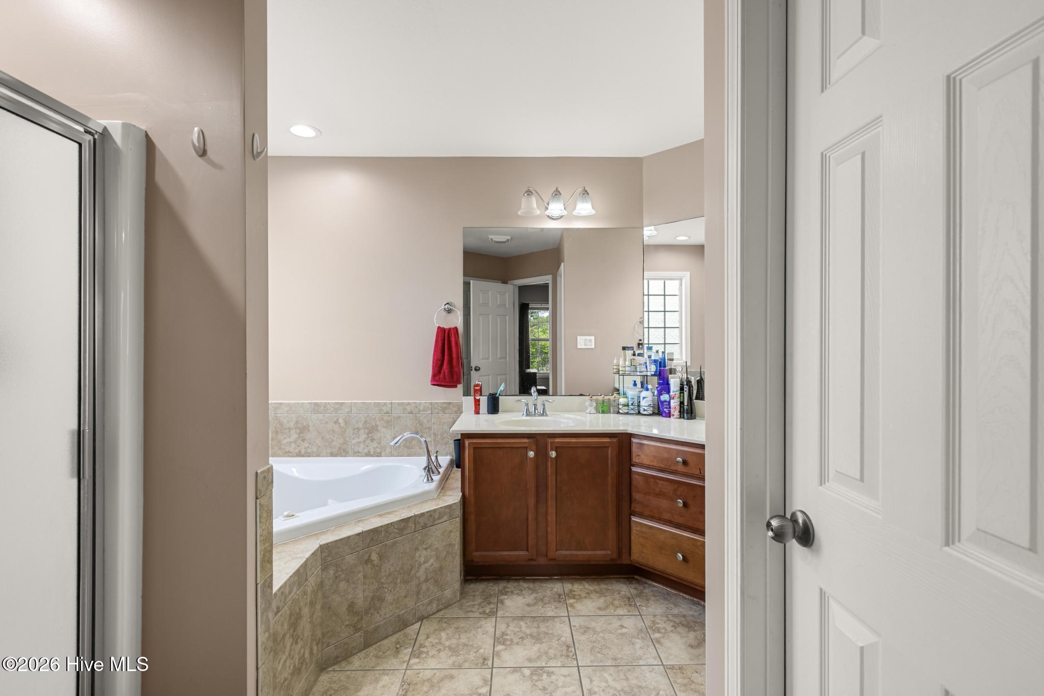 100566886 | Photo 23