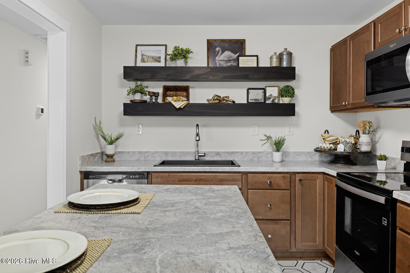 100559065 | Photo 11