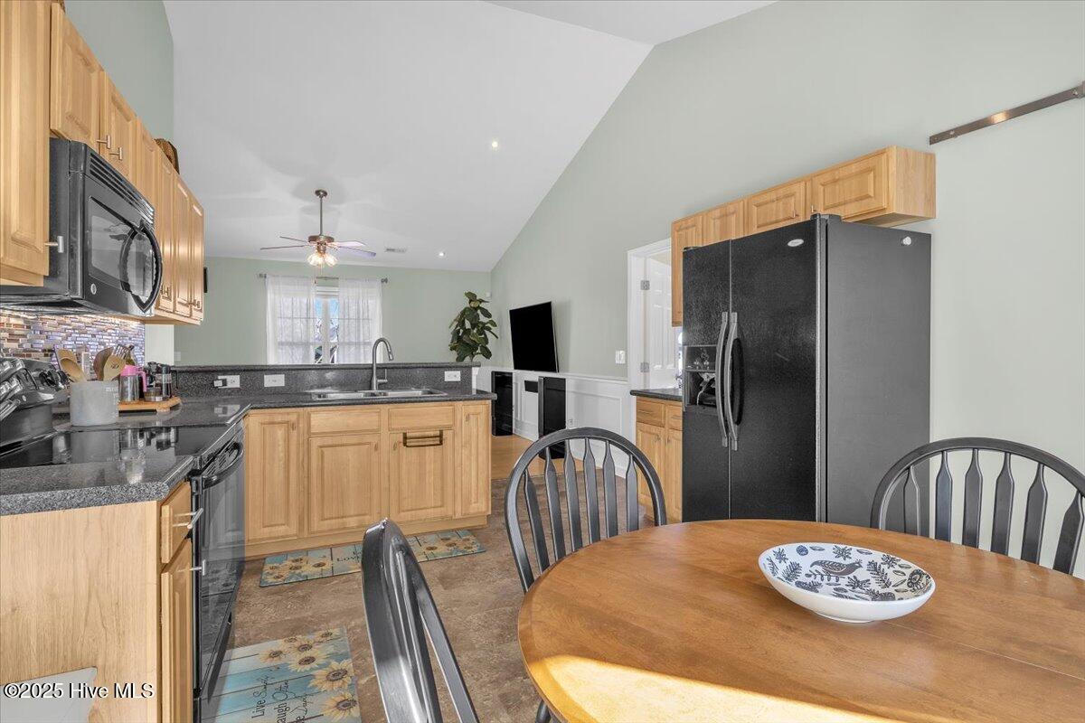 100546771 | Photo 18