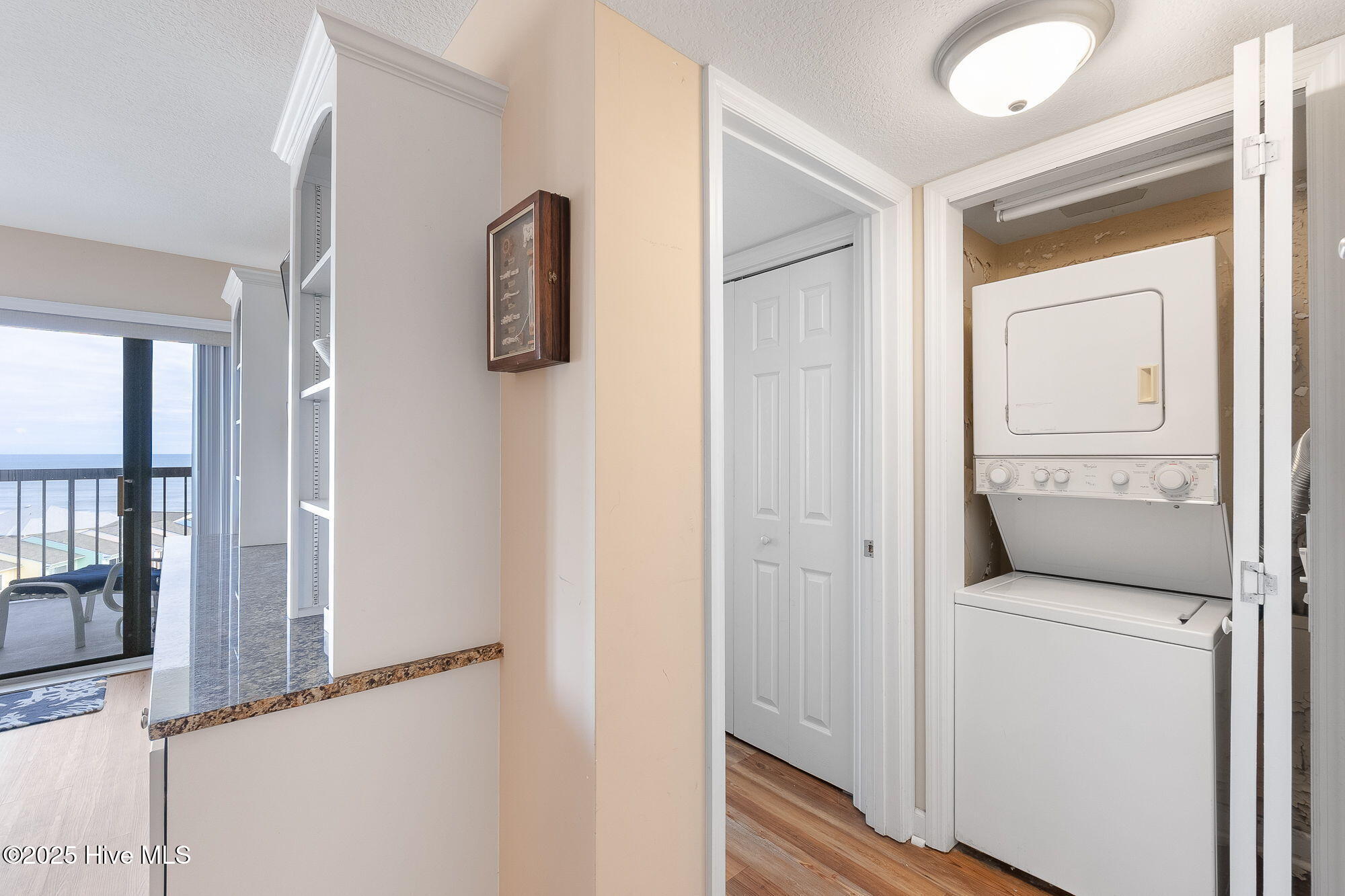 100544283 | Photo 25