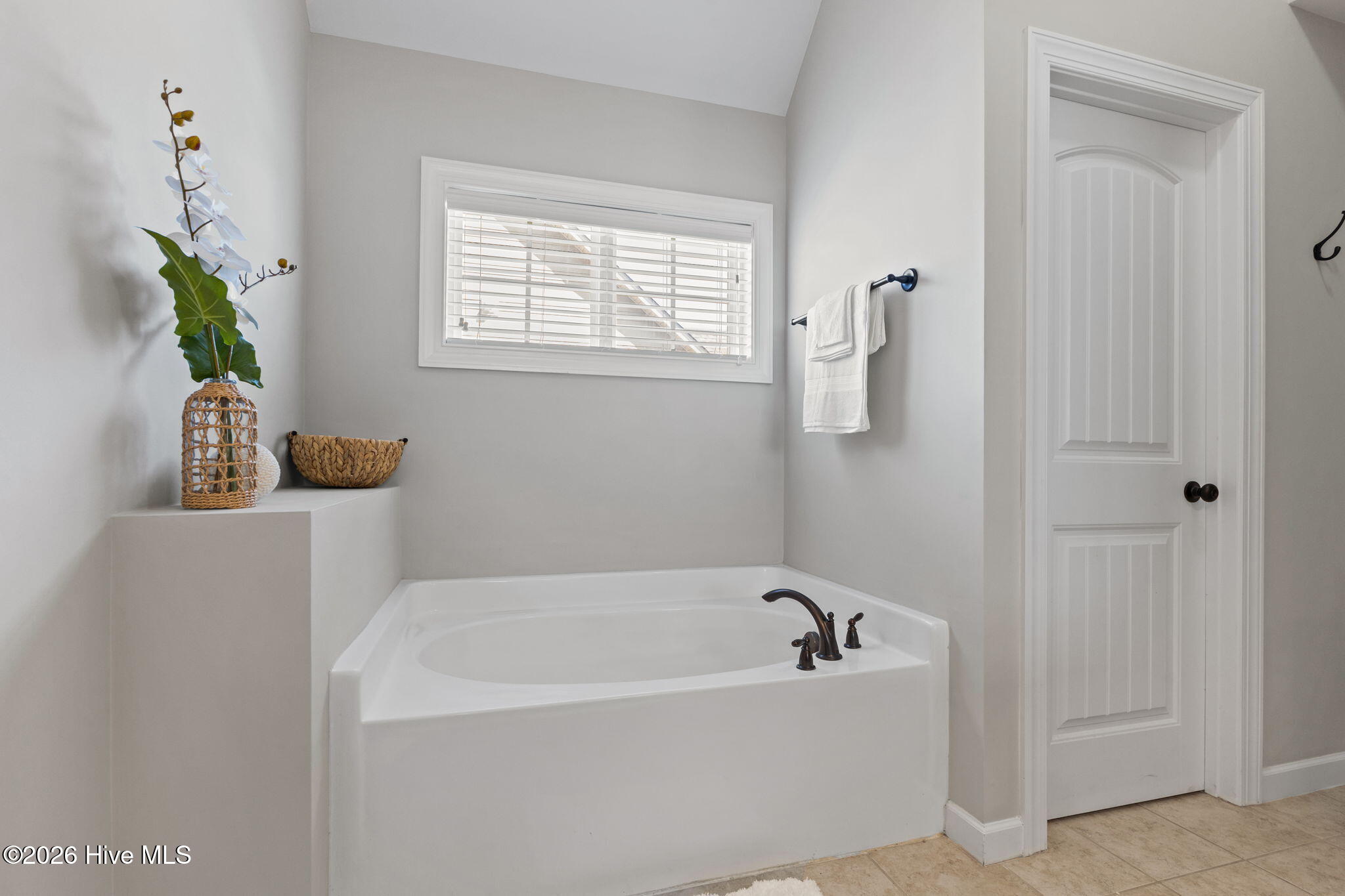 100554627 | Photo 28