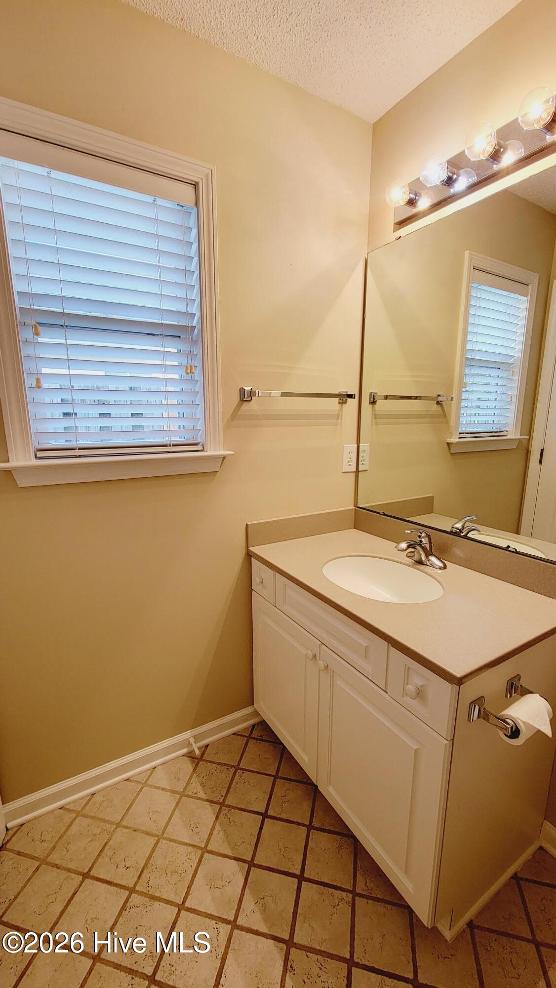 100558224 | Photo 13