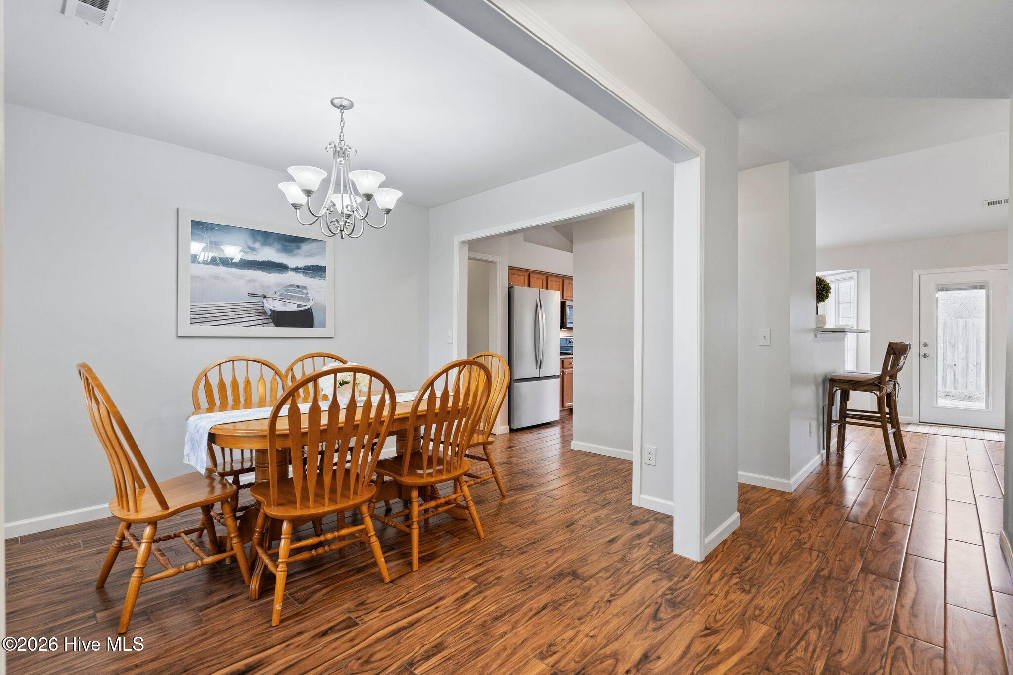 100557294 | Photo 22