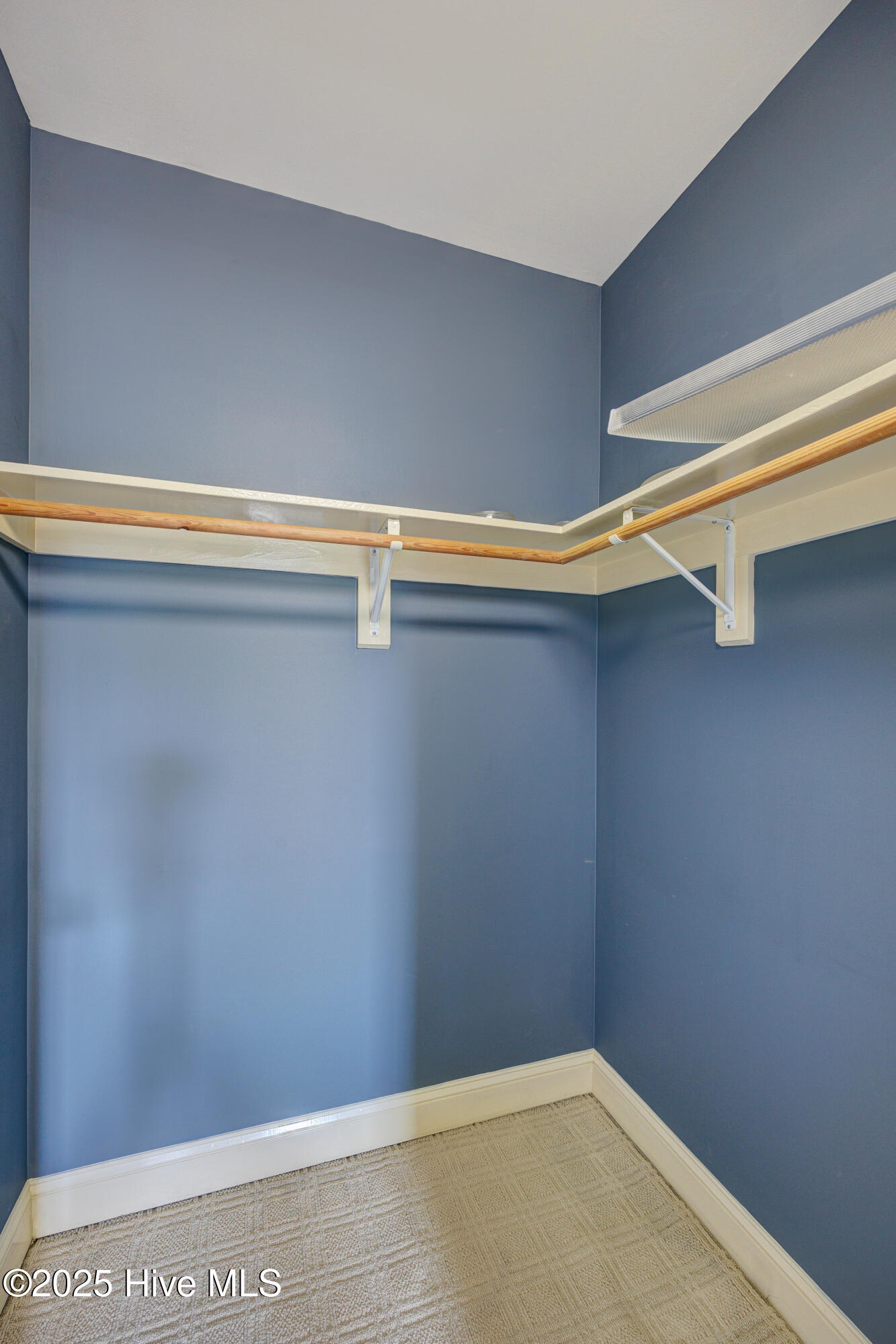 100524082 | Photo 27