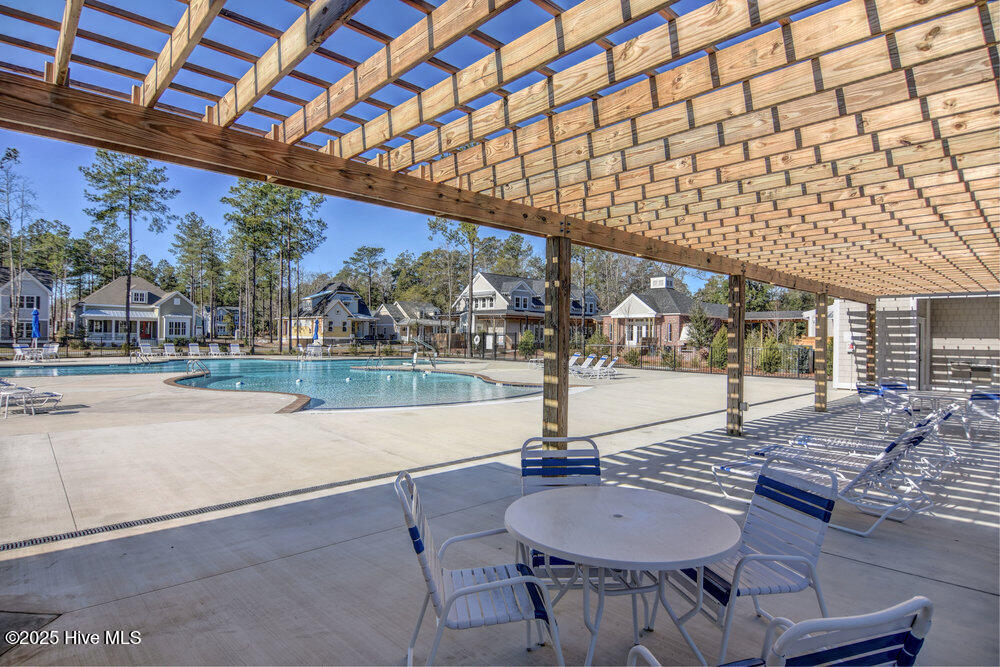 100547511 | Photo 68